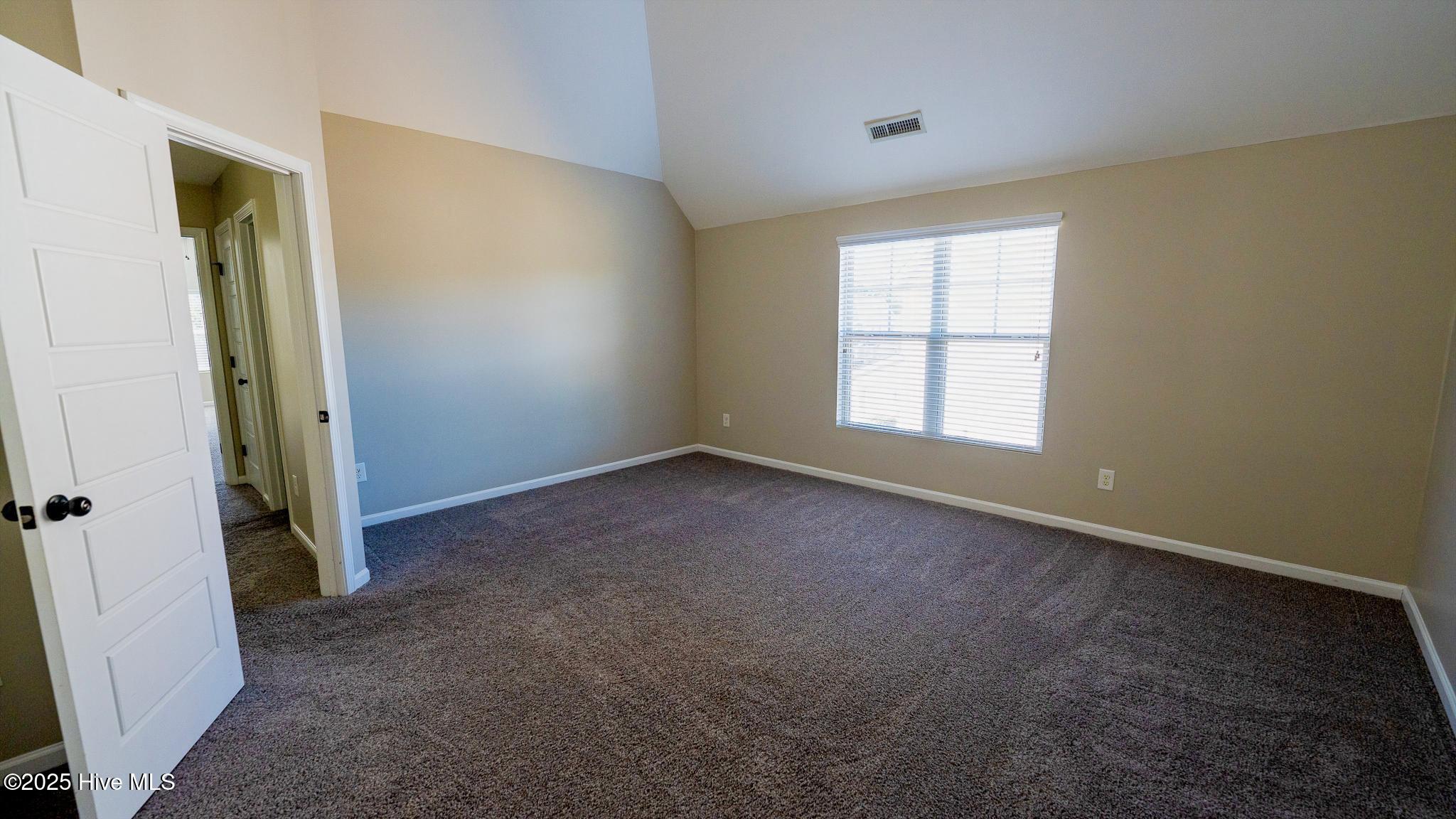 100545040 | Photo 25