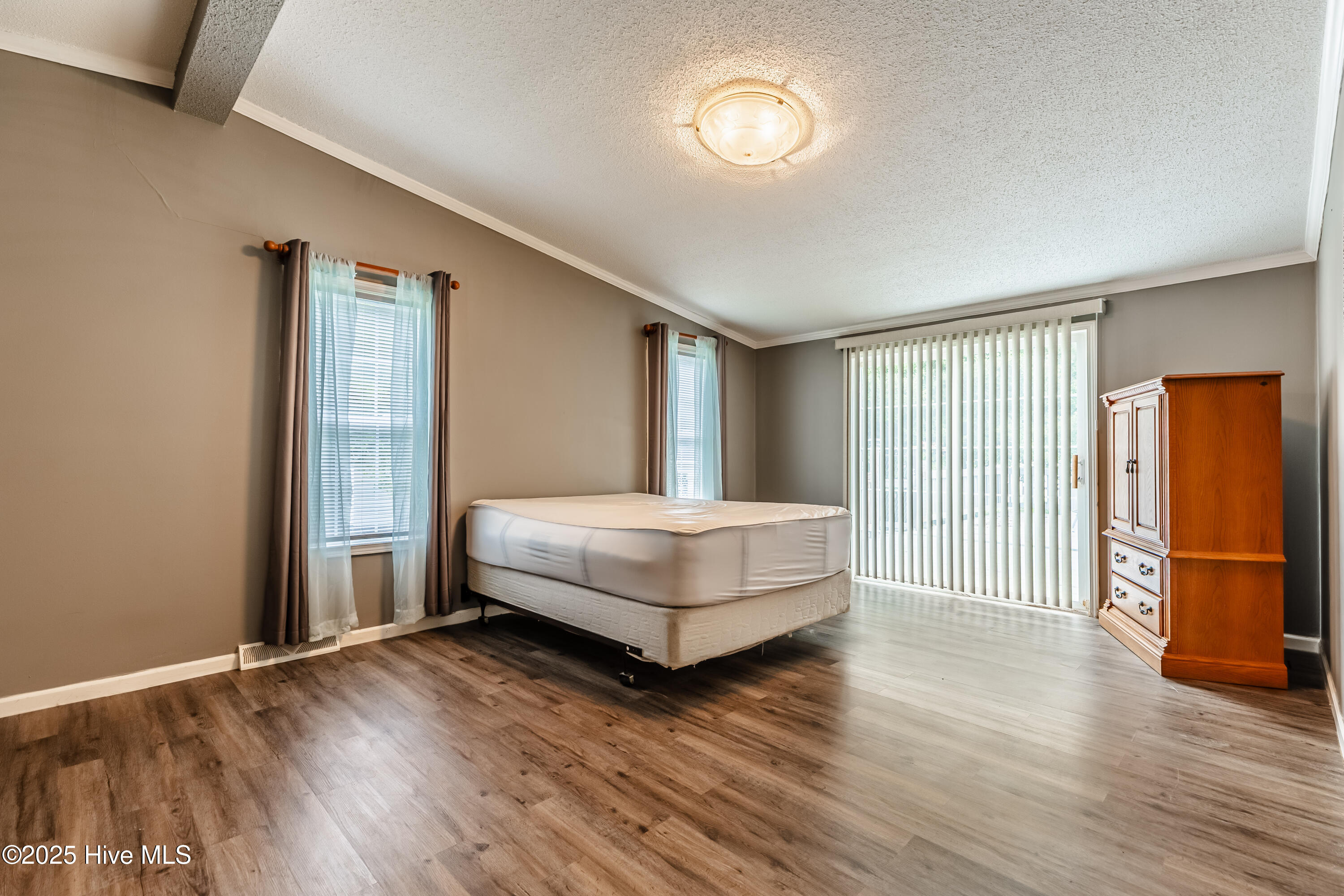 100524257 | Photo 19