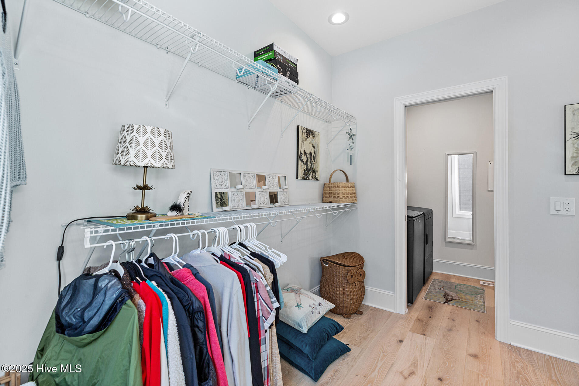 100540813 | Photo 33