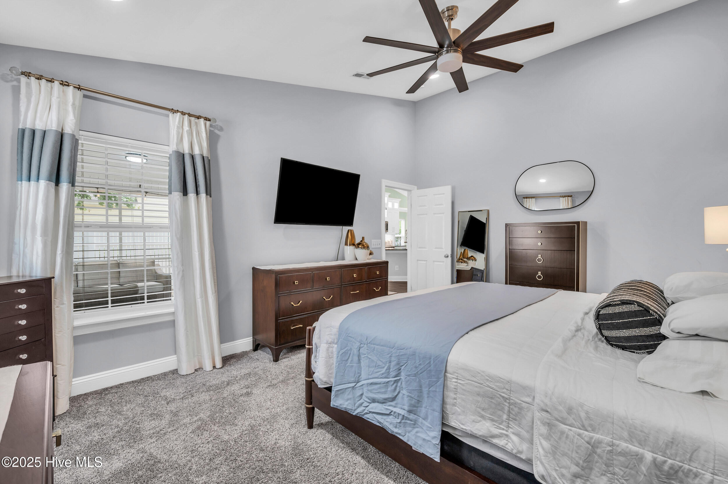 100540826 | Photo 18