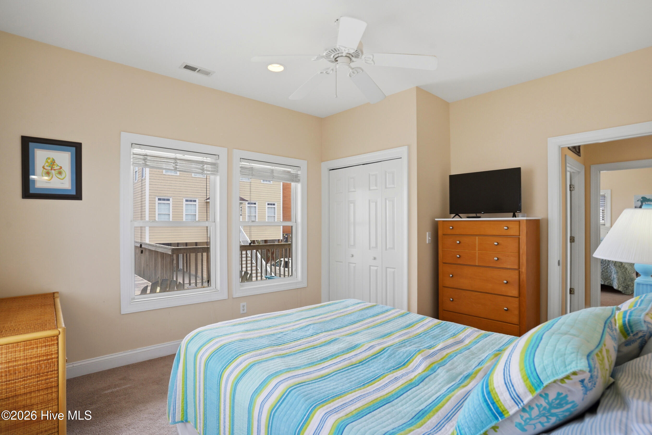 100566063 | Photo 27