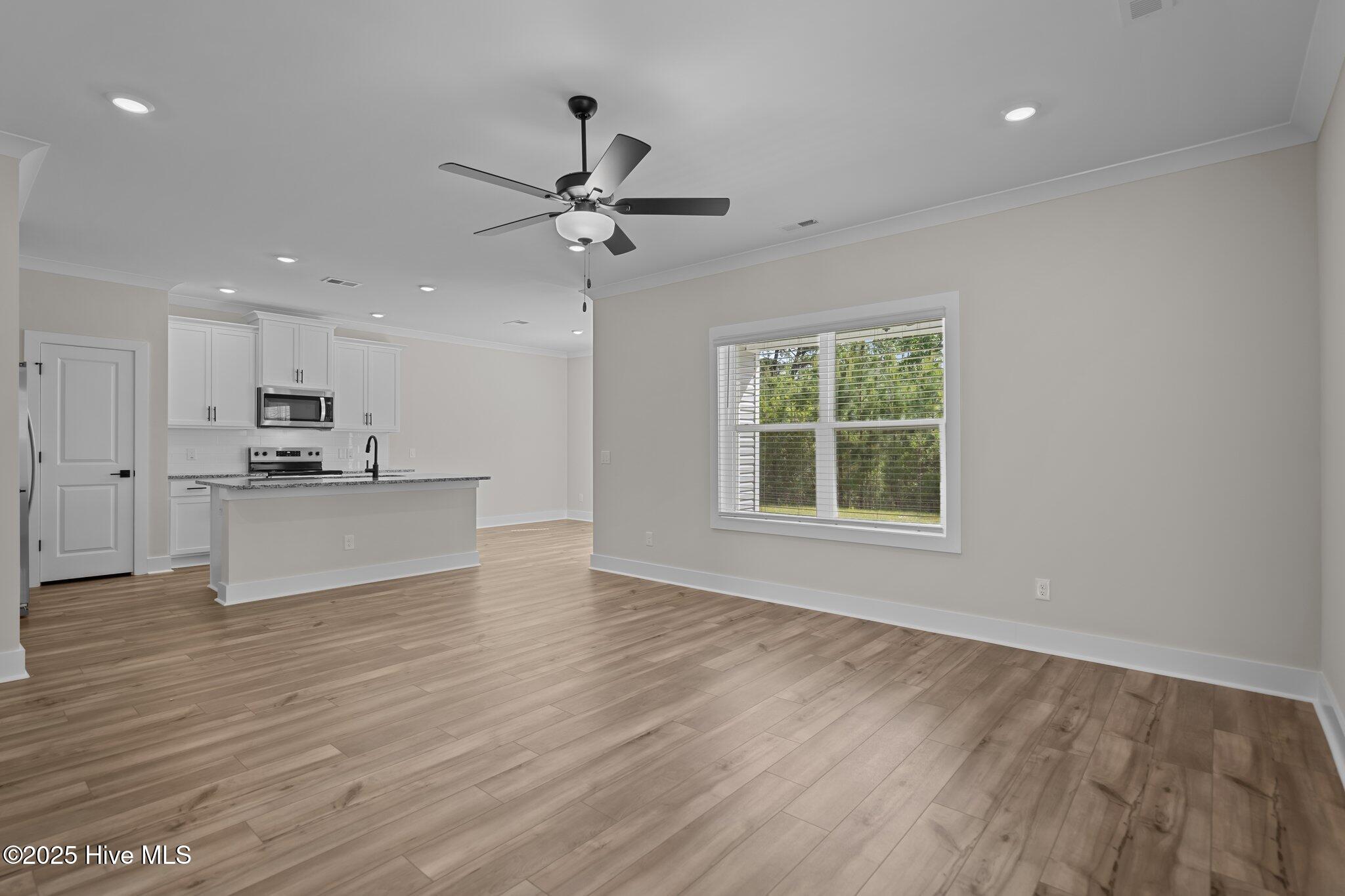 100546392 | Photo 15