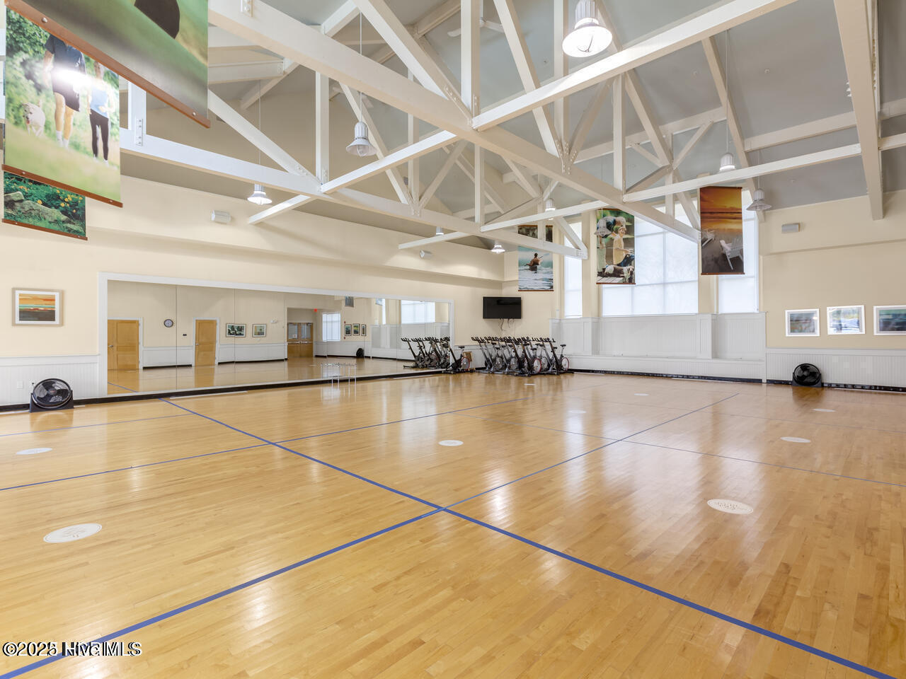 100548390 | Photo 45