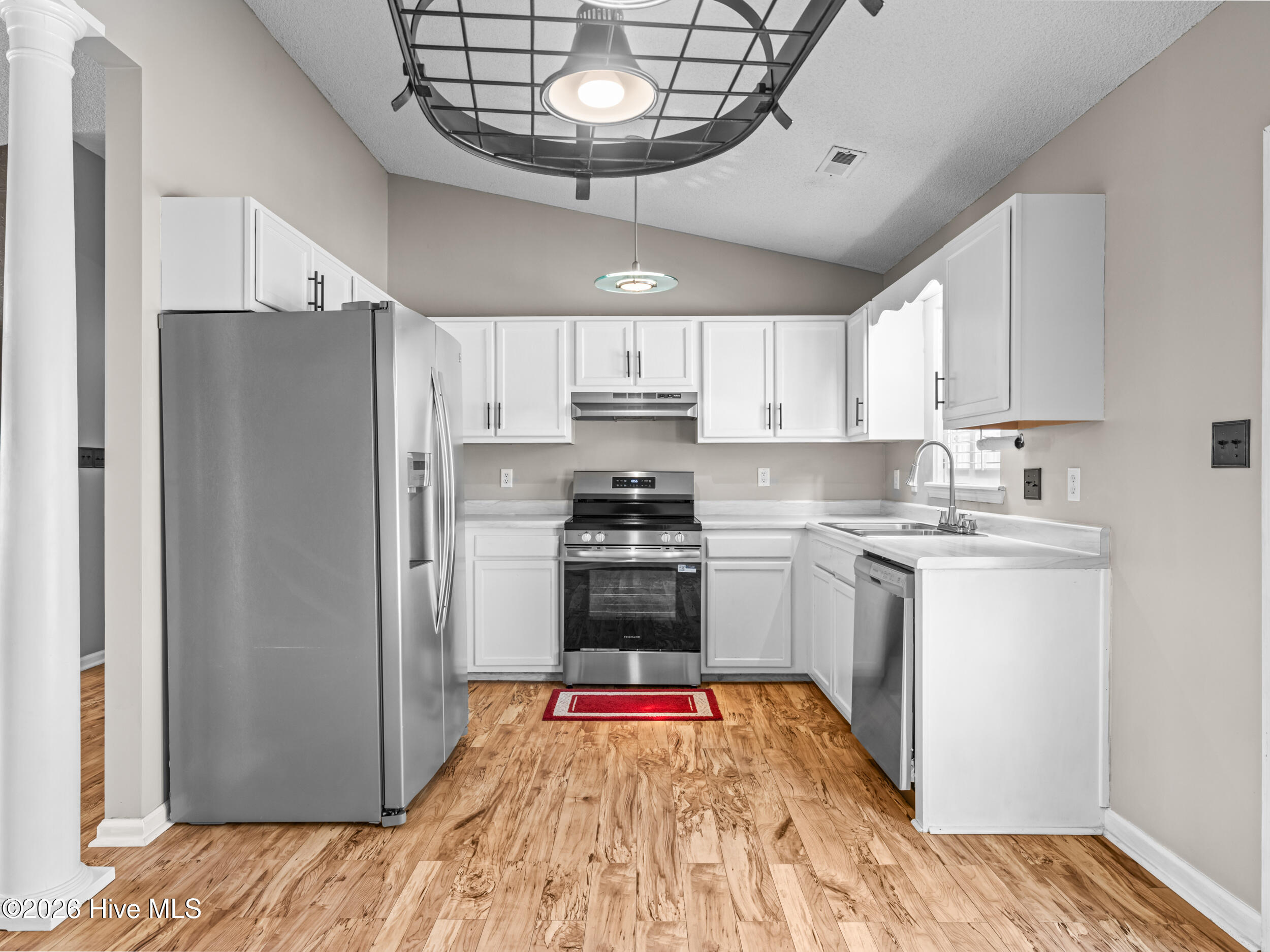 100547559 | Photo 16