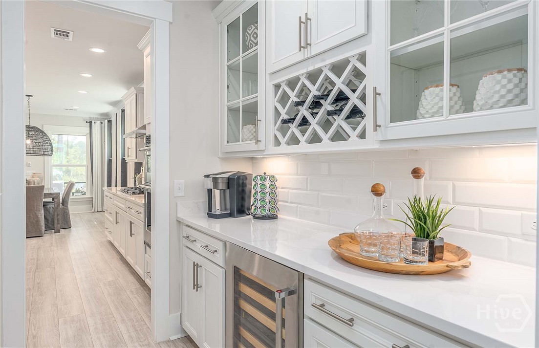 Pictures, photographs, colors, features, and sizes are for illustration purposes only and will vary from the homes as built.