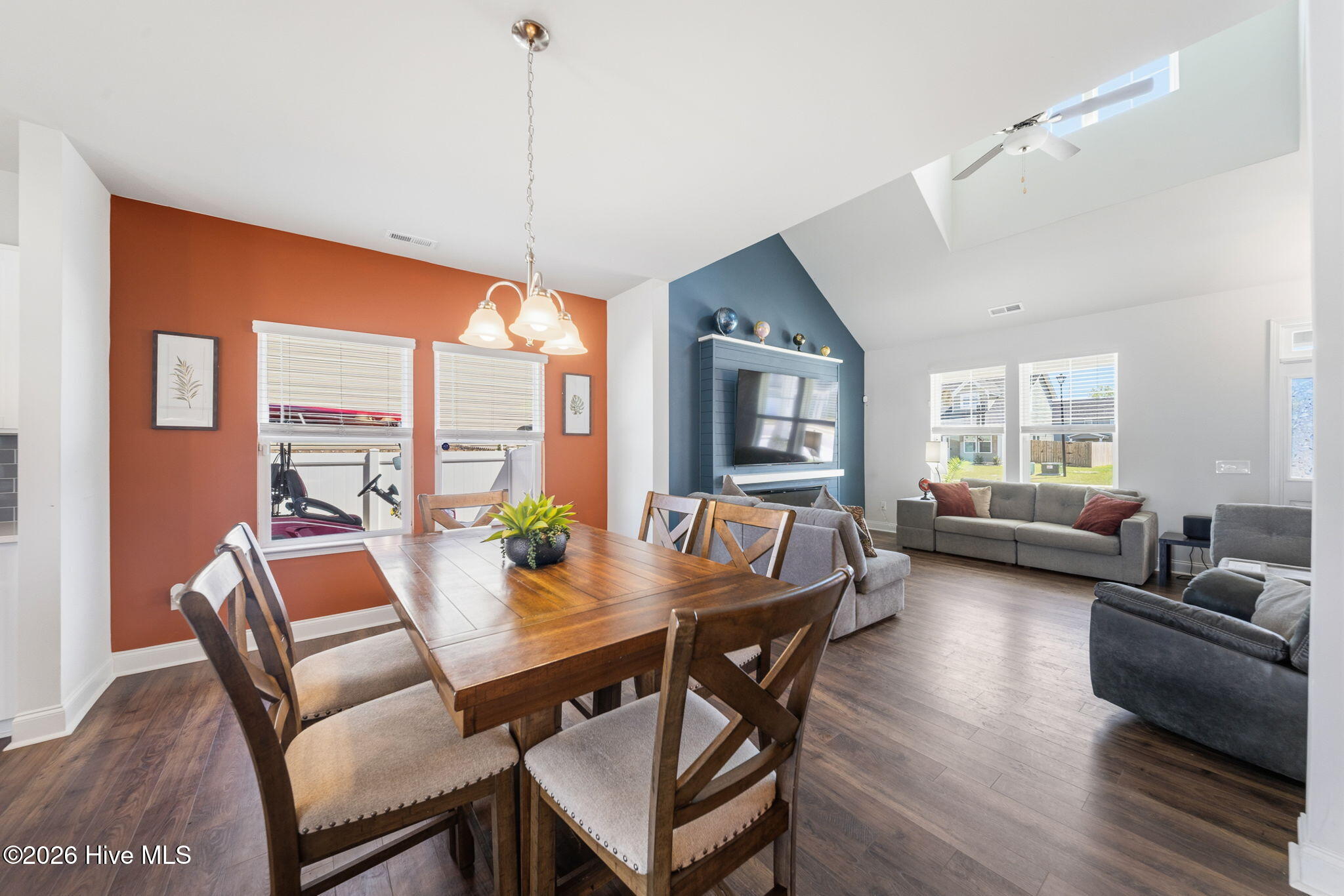 100566000 | Photo 14