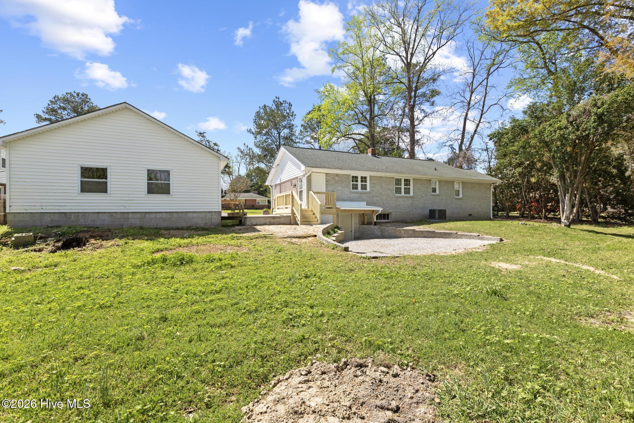 100562948 | Photo 15