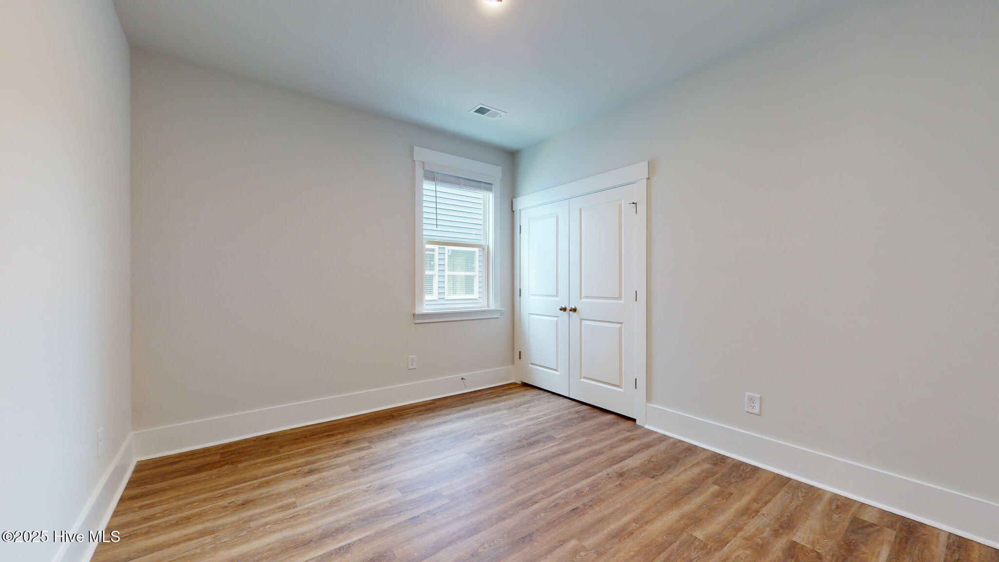 100543683 | Photo 23