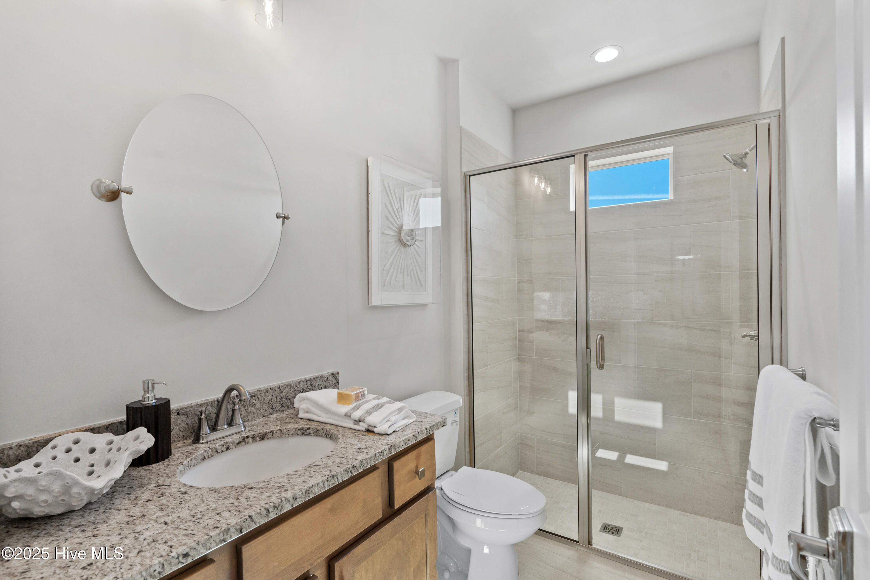 100549256 | Photo 32