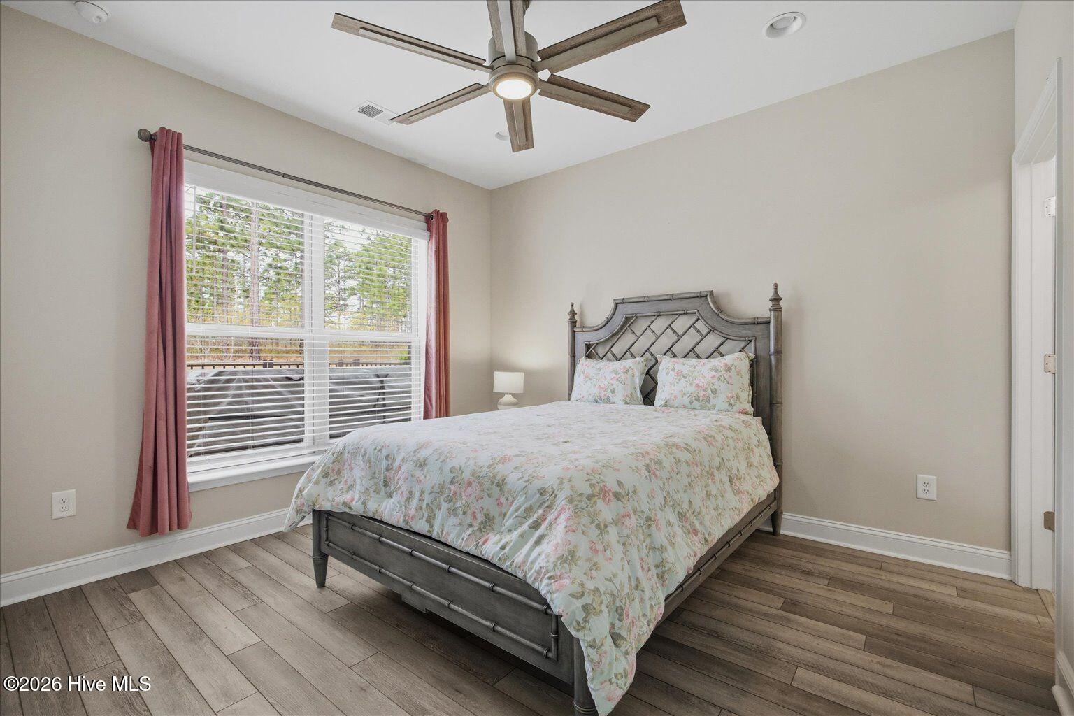 100564841 | Photo 24