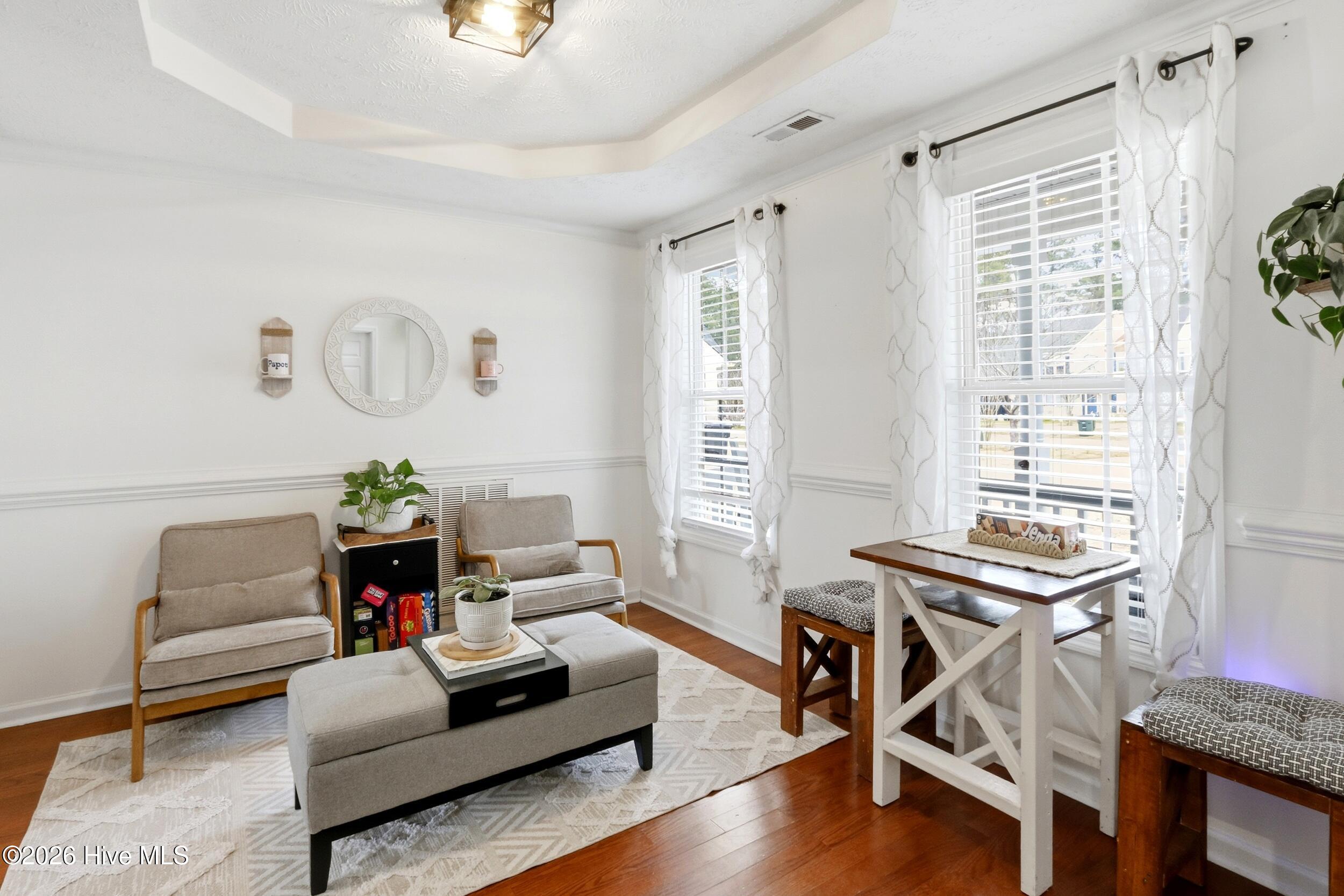 100551374 | Photo 11