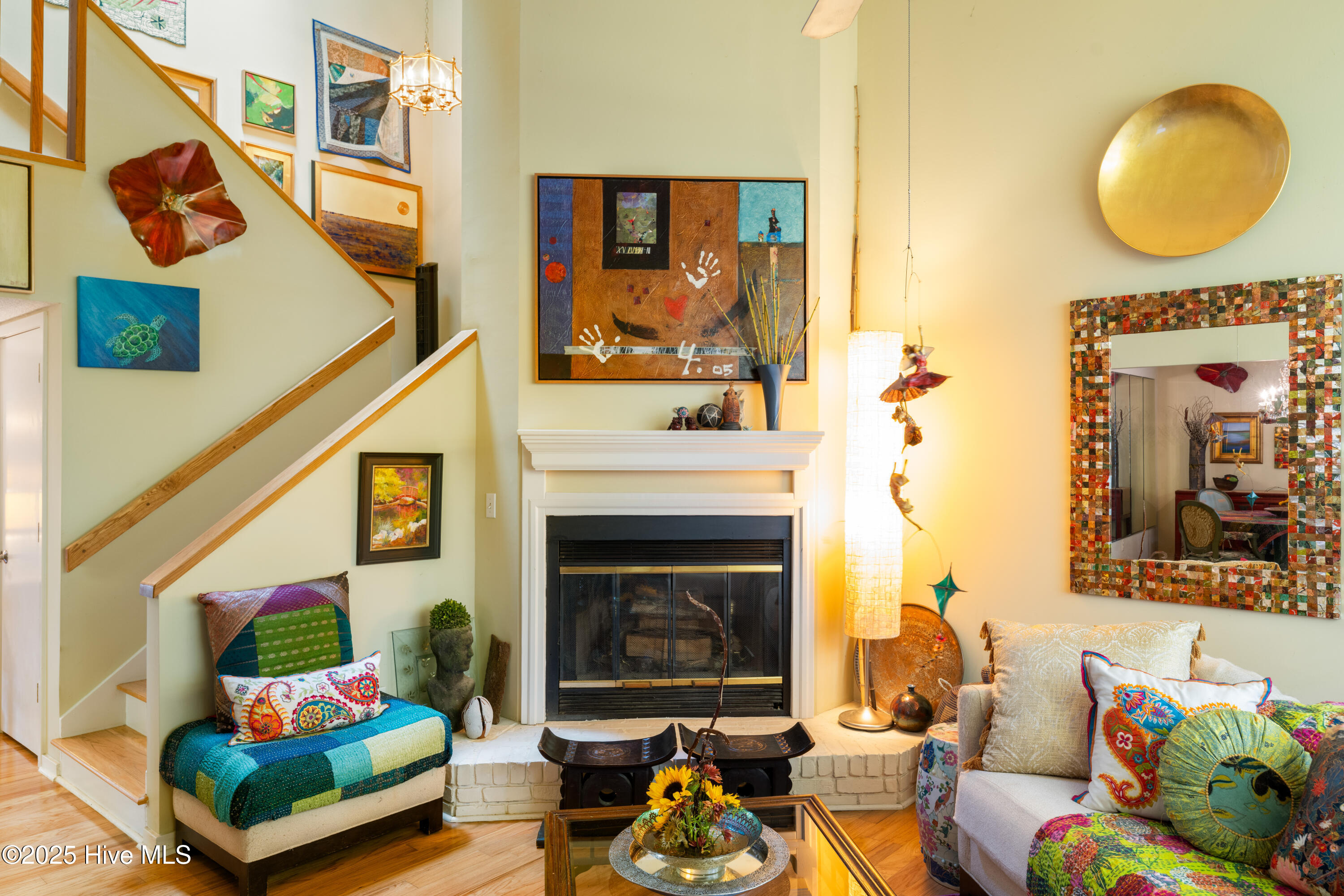 100543776 | Photo 35