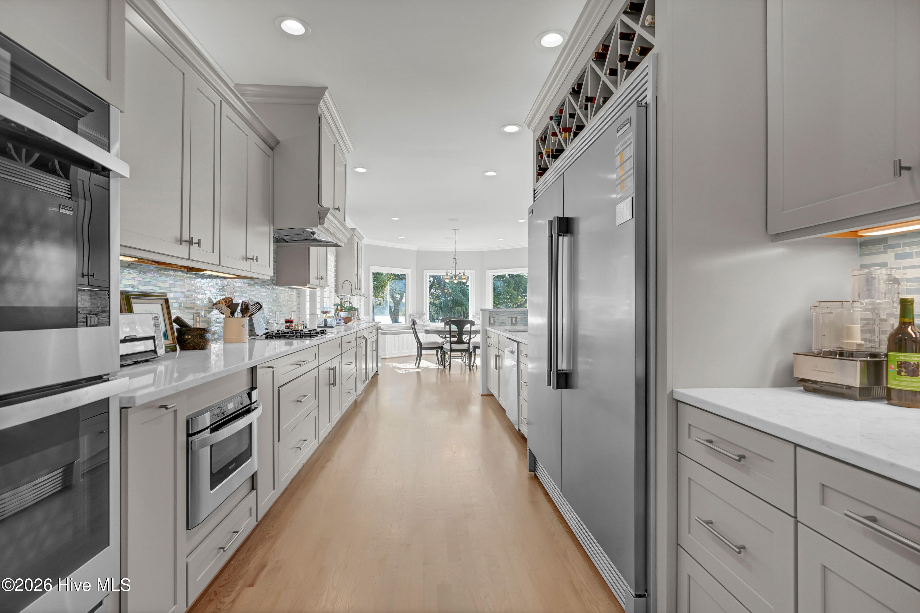 100563942 | Photo 20