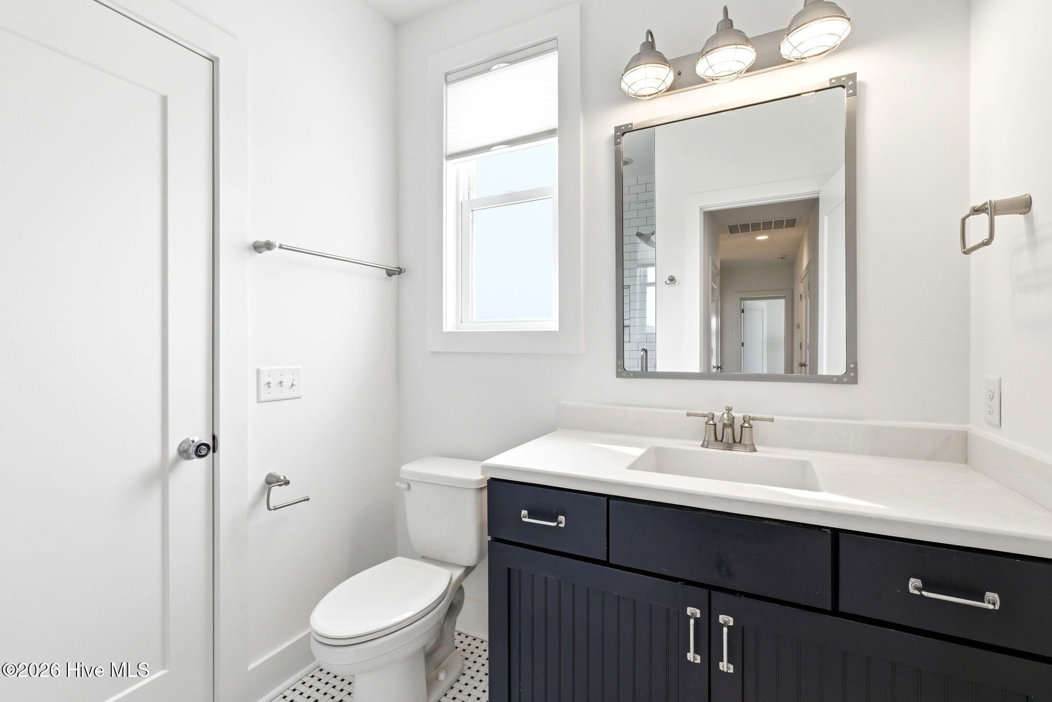 100564360 | Photo 22