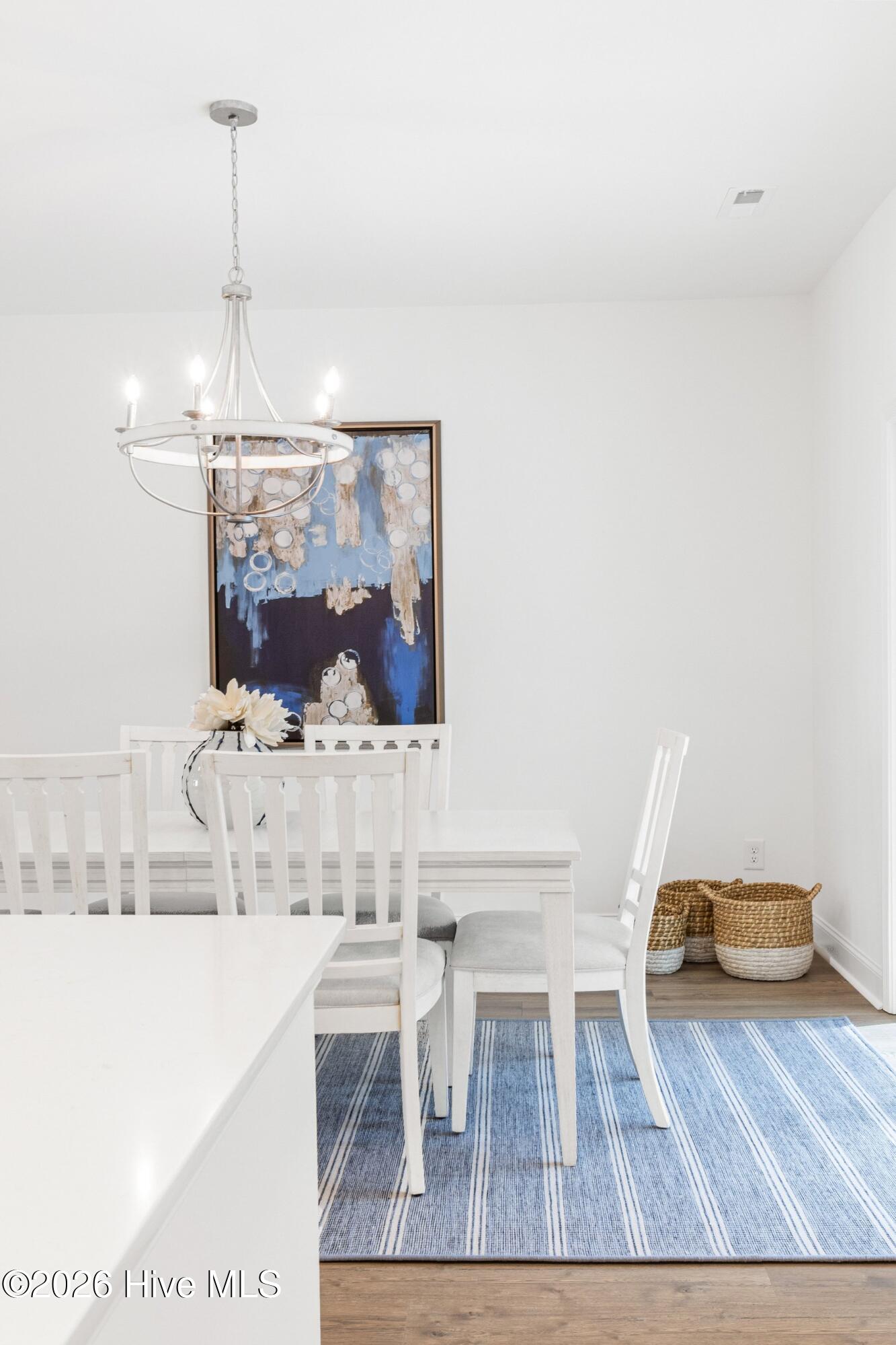 100524415 | Photo 30