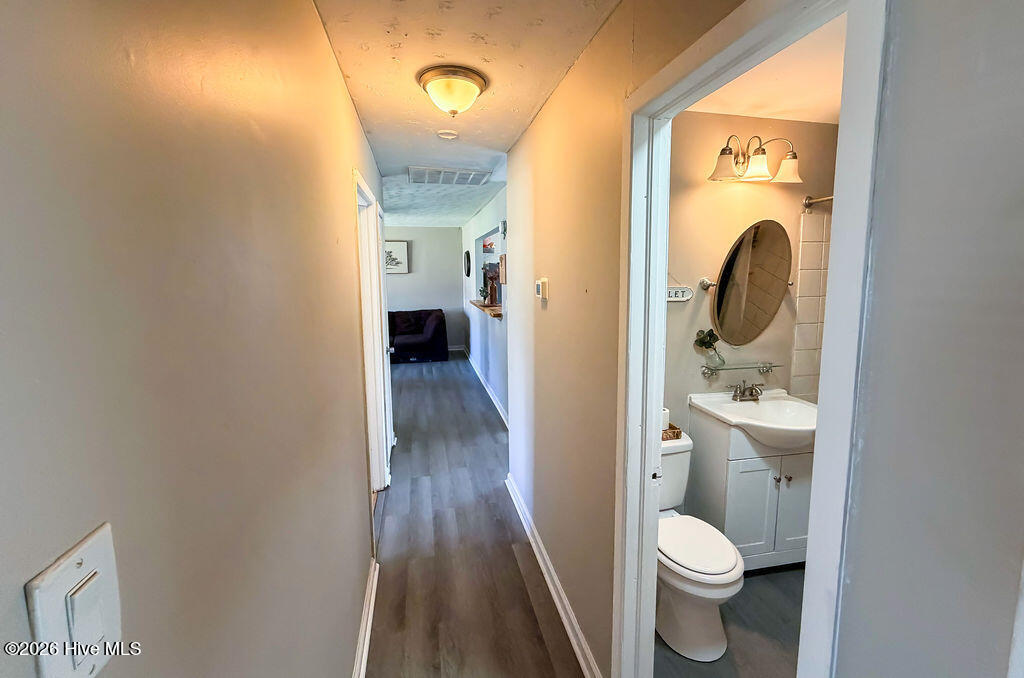 100560731 | Photo 17