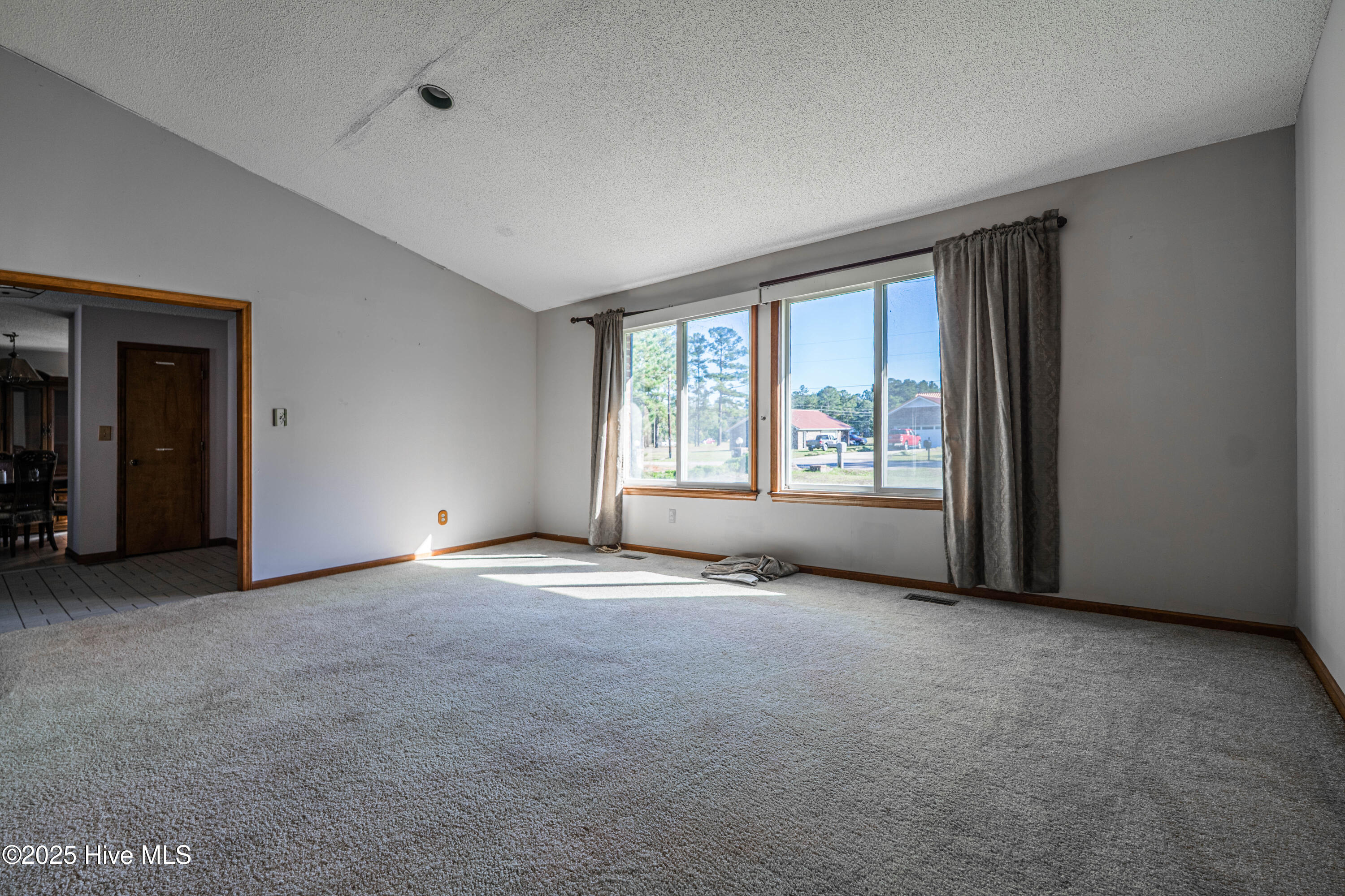 100536472 | Photo 16