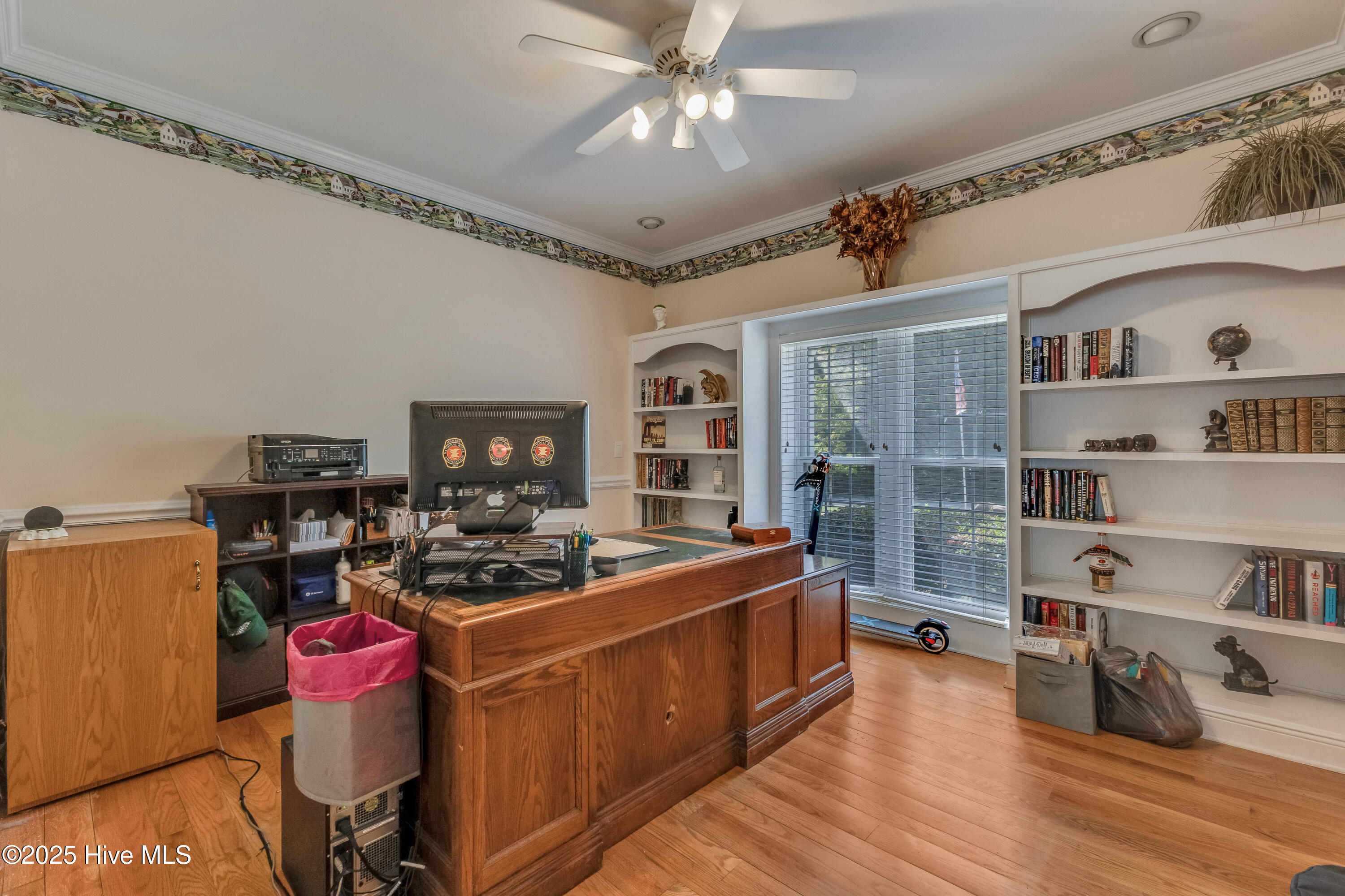 100562127 | Photo 22