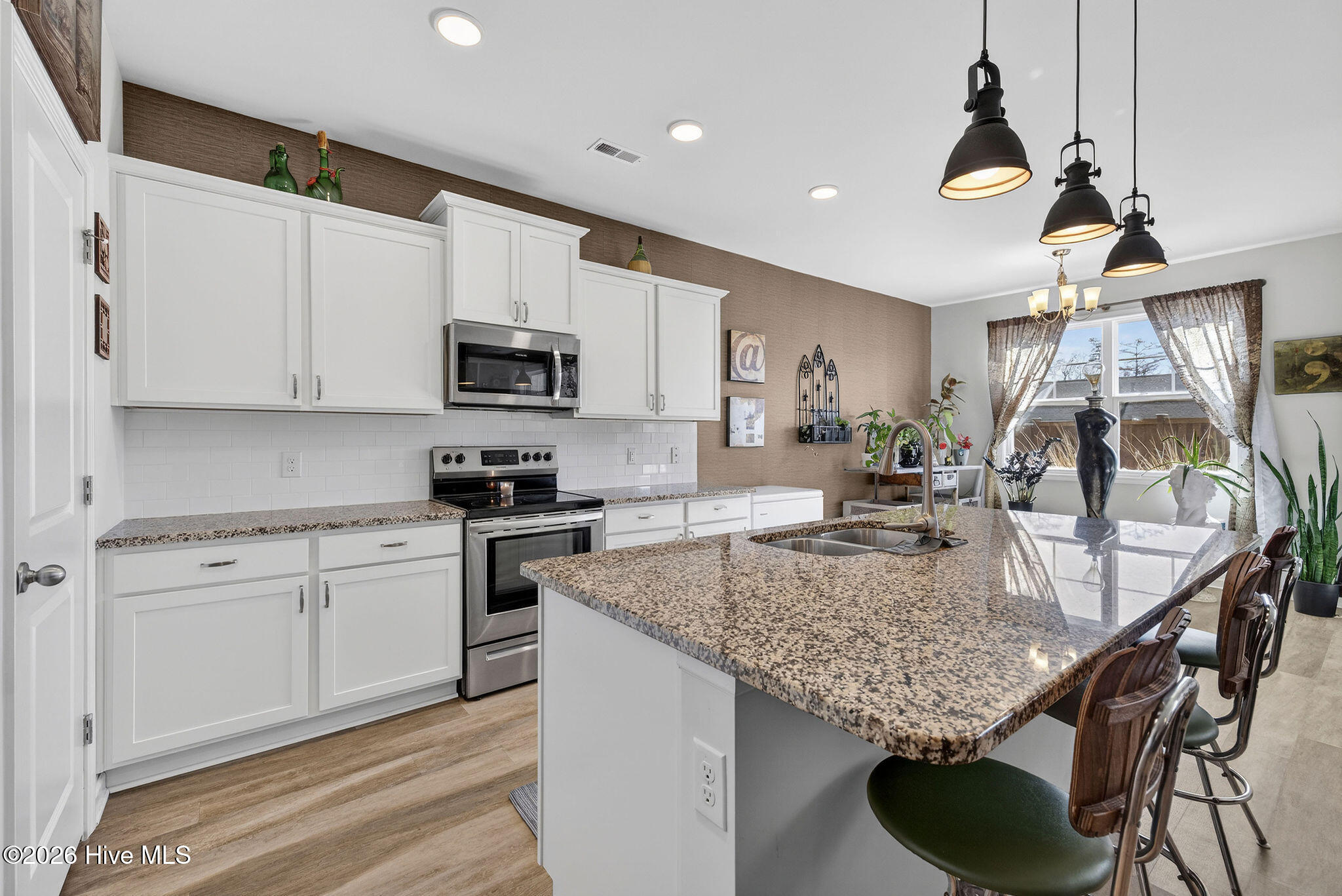 100547233 | Photo 11