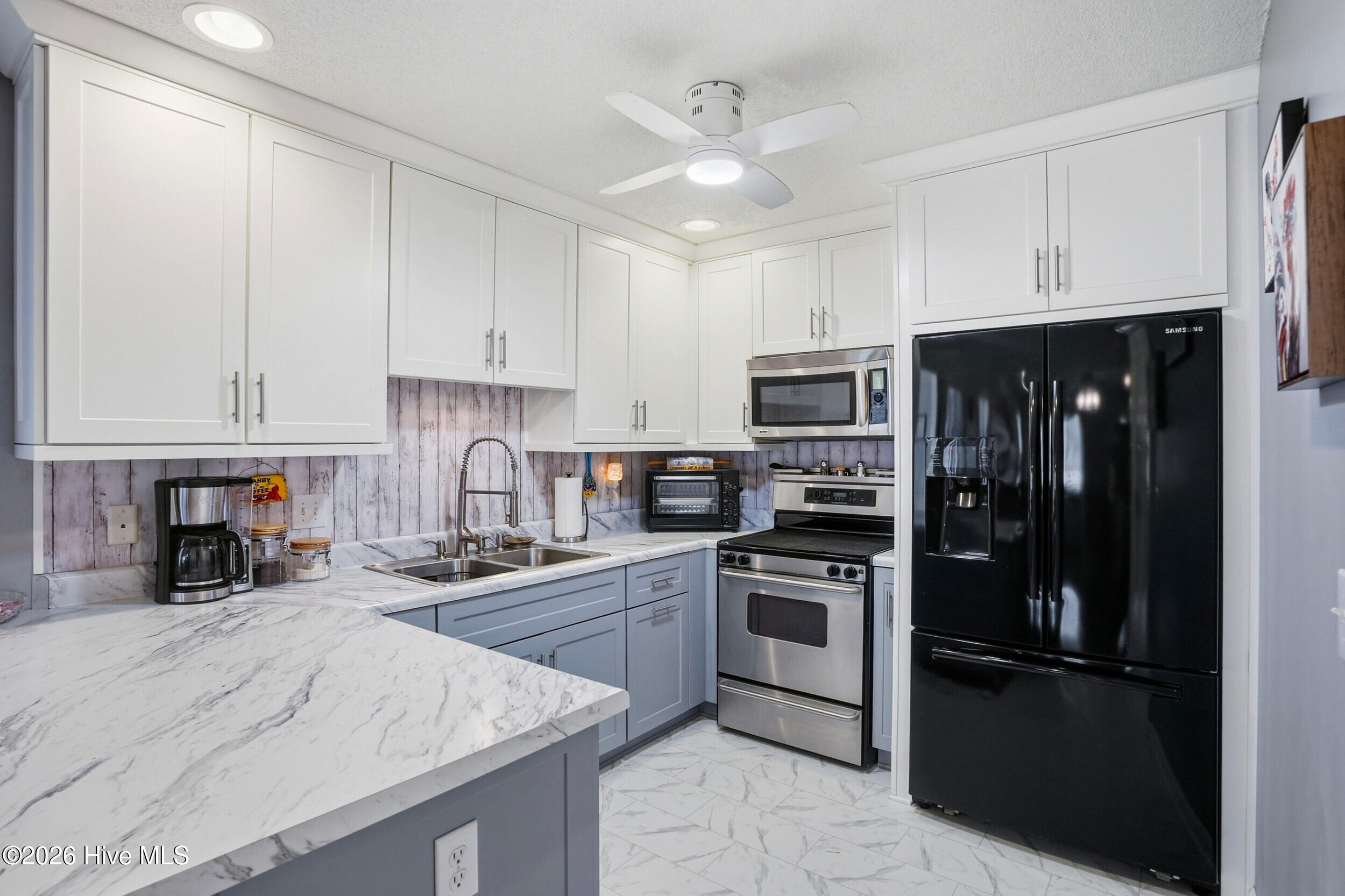 100551882 | Photo 11