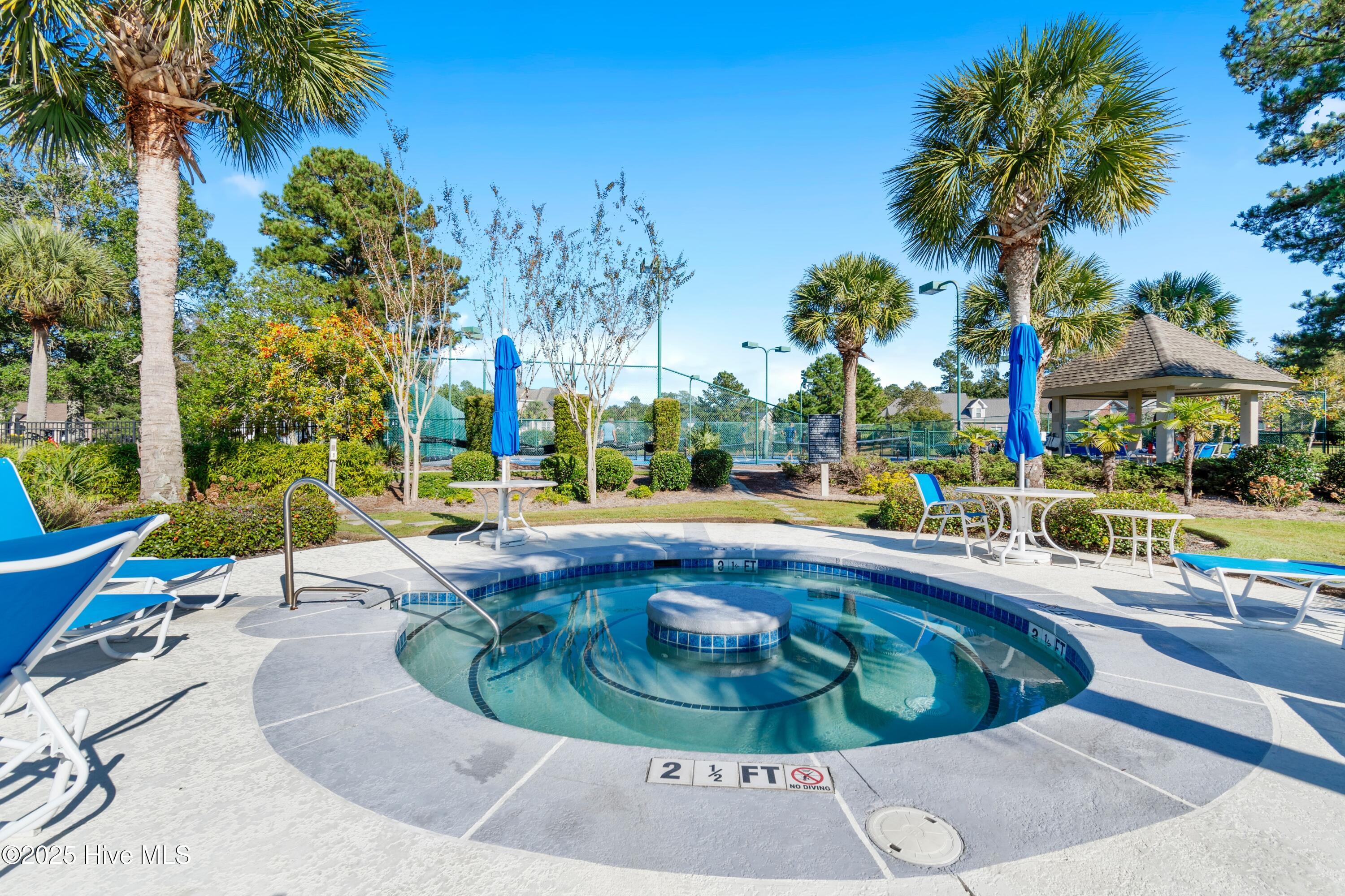 100518411 | Photo 75