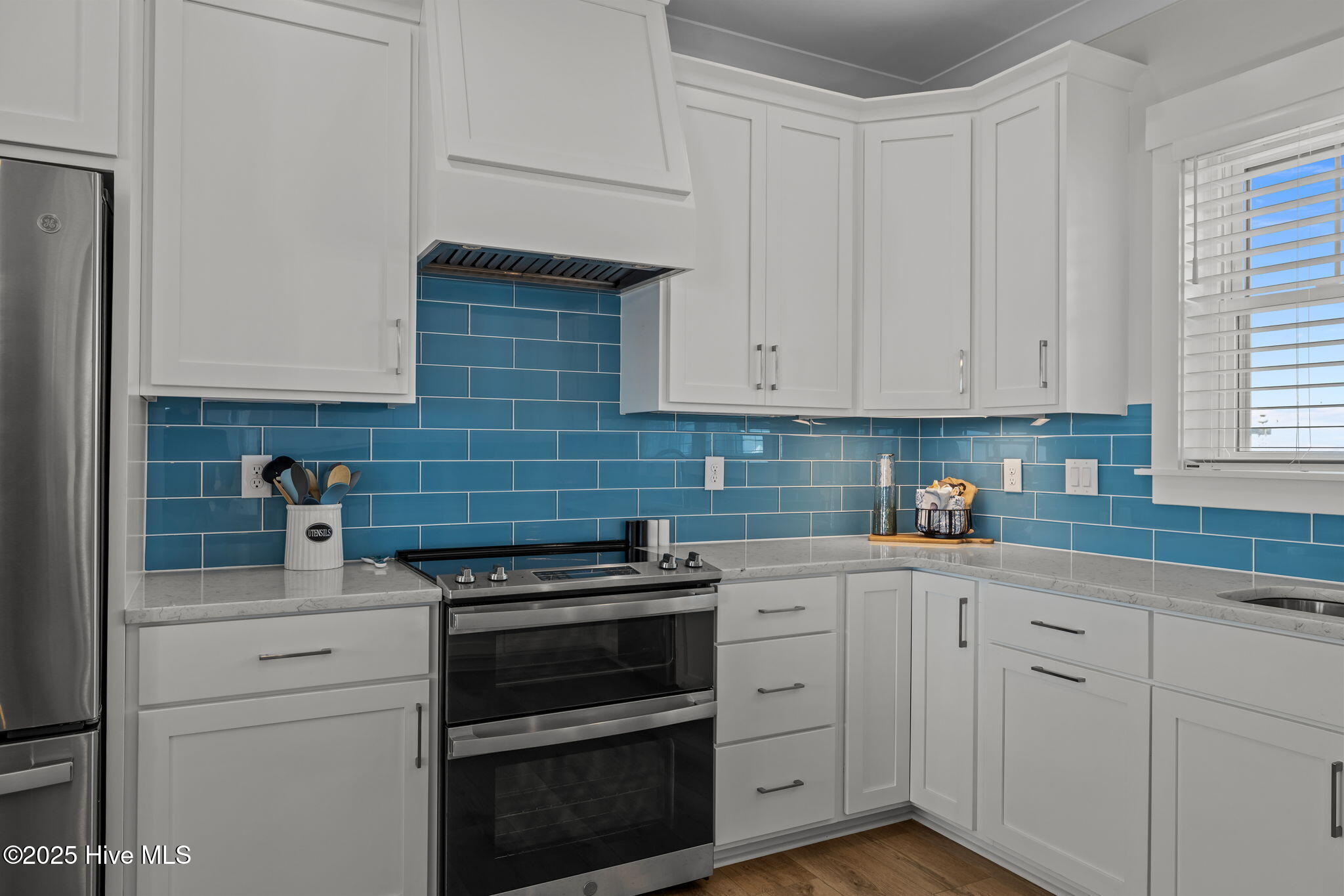 100544208 | Photo 15