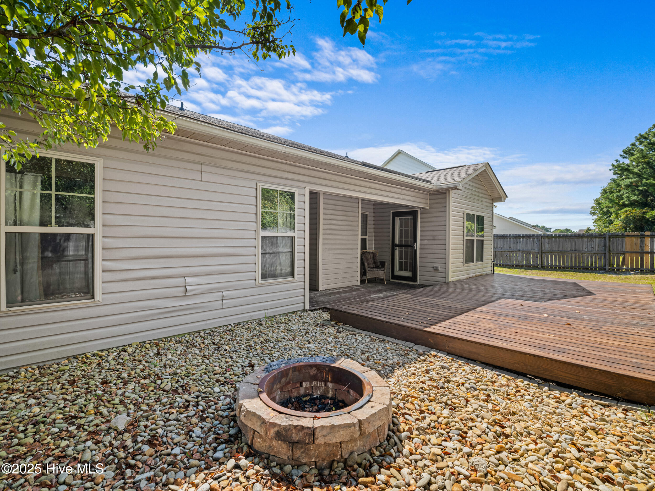 100531847 | Photo 38