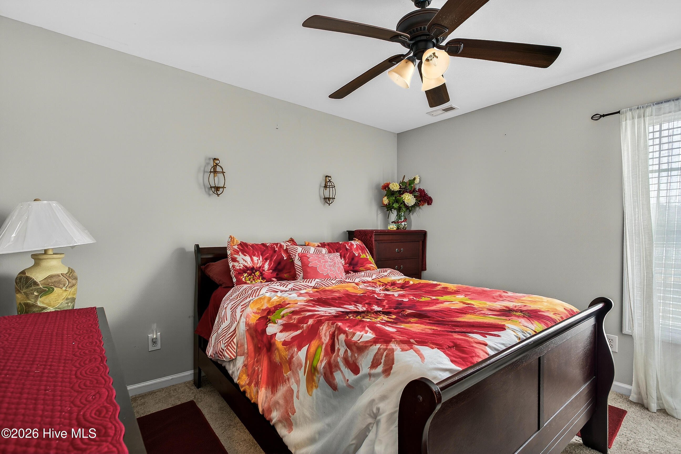 100557000 | Photo 30