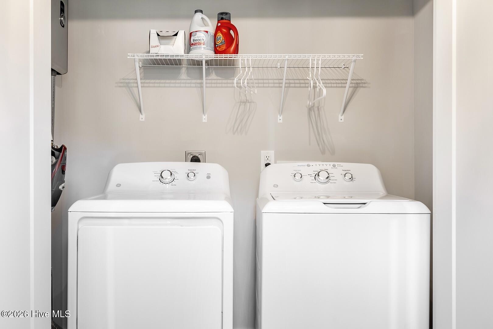 100562312 | Photo 26