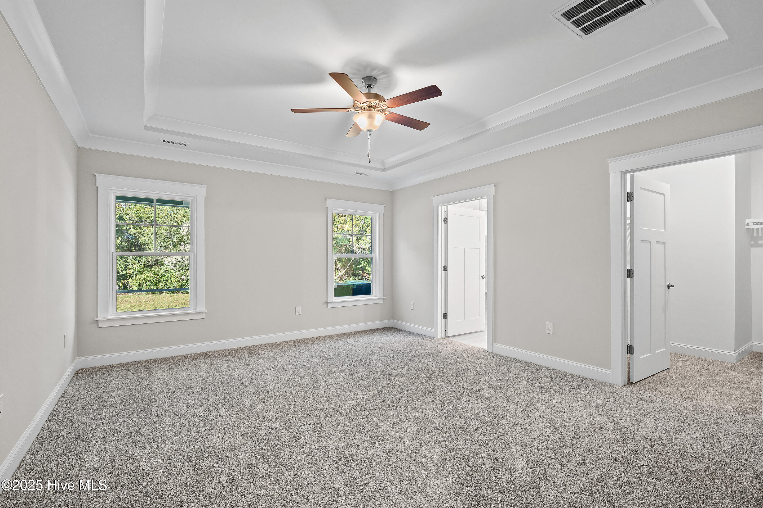 100501651 | Photo 12