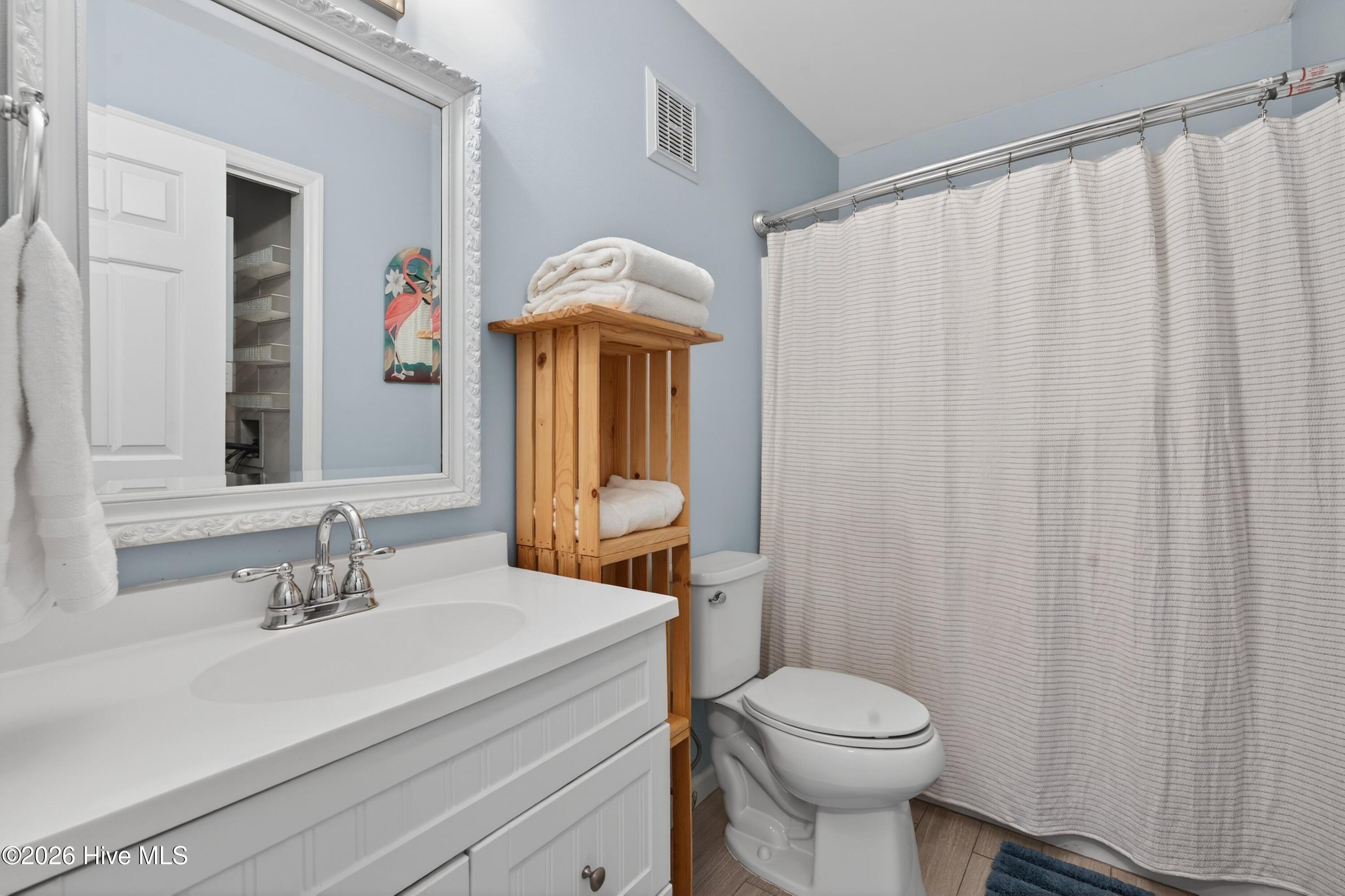 100563490 | Photo 23