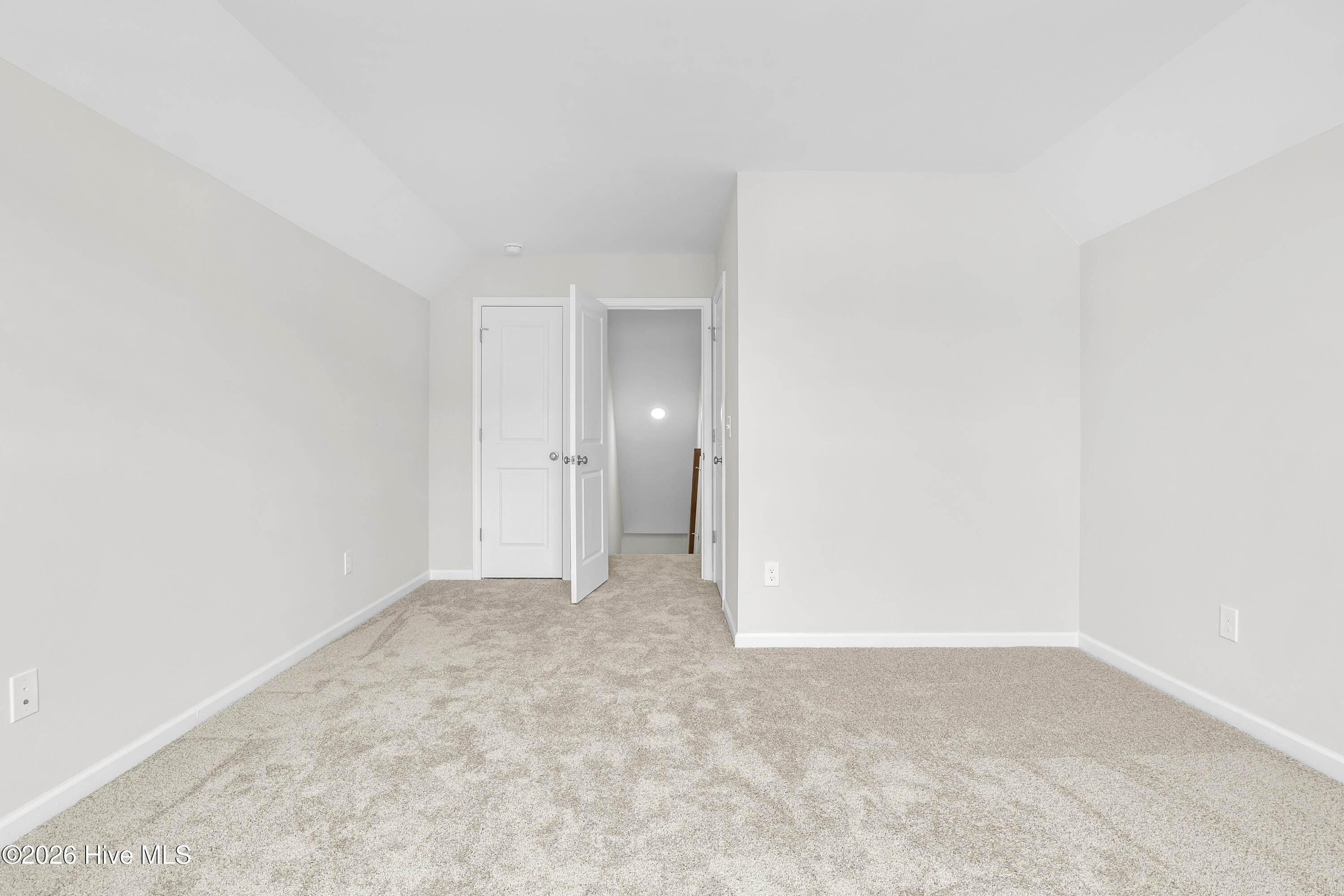 100552787 | Photo 40