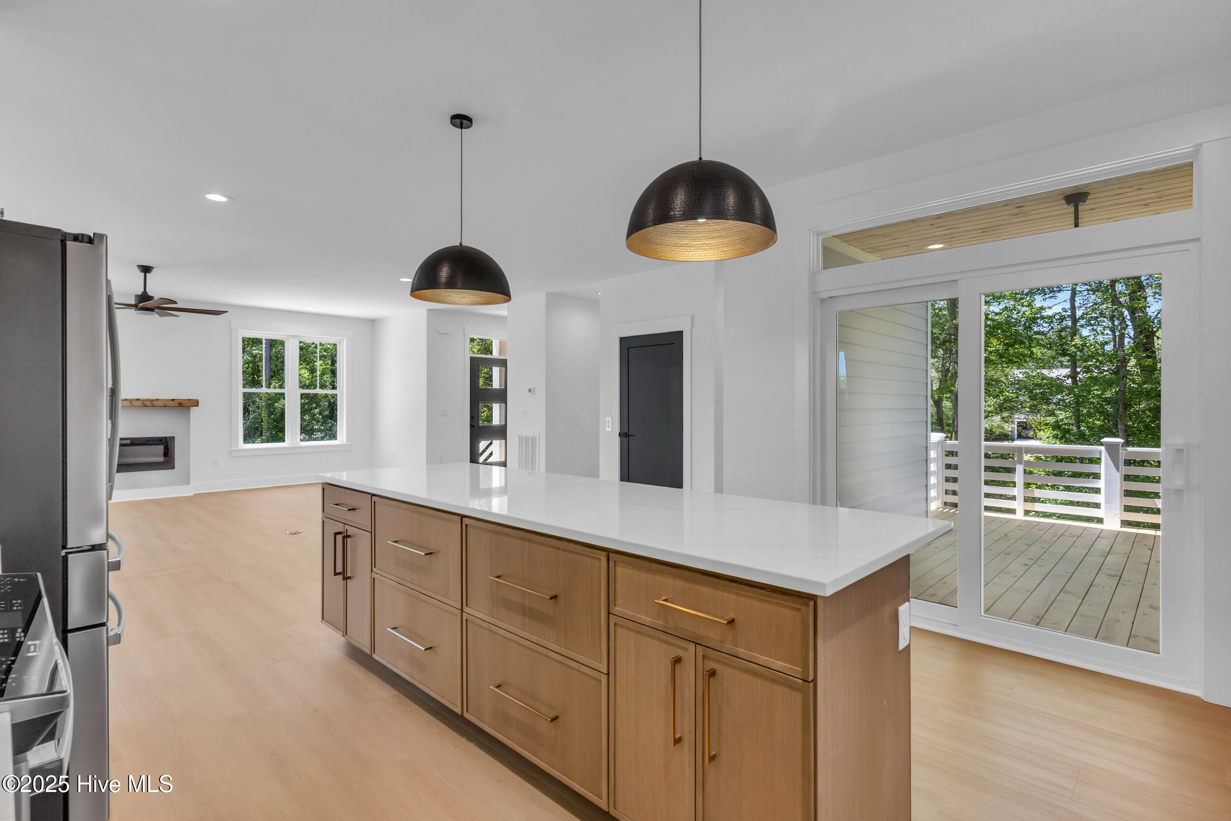 100501521 | Photo 12