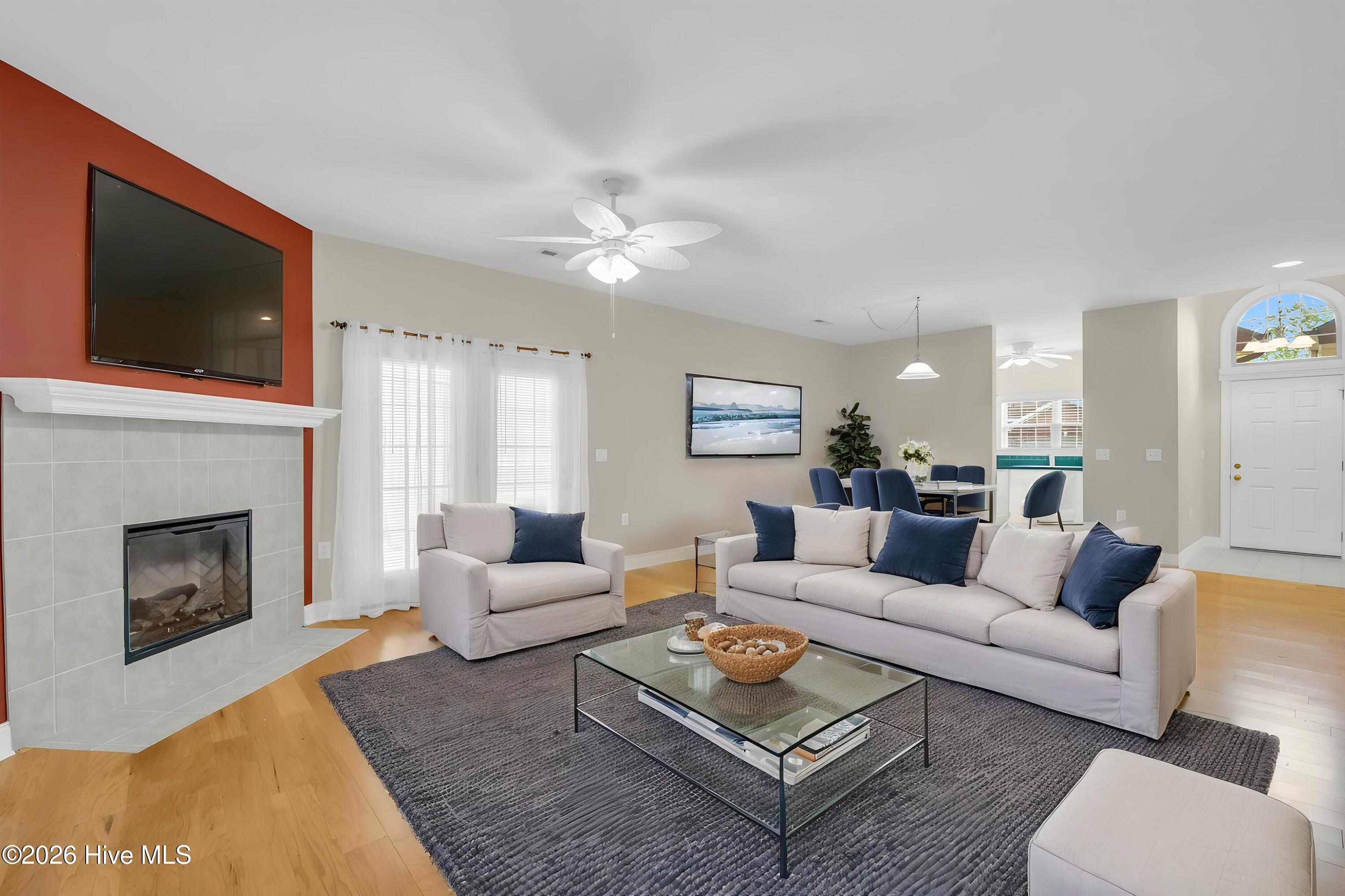 100564628 | Photo 10