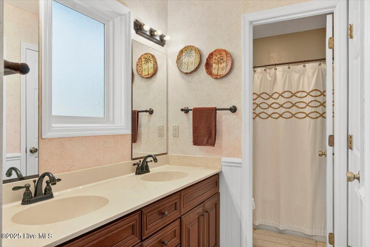 100536969 | Photo 26