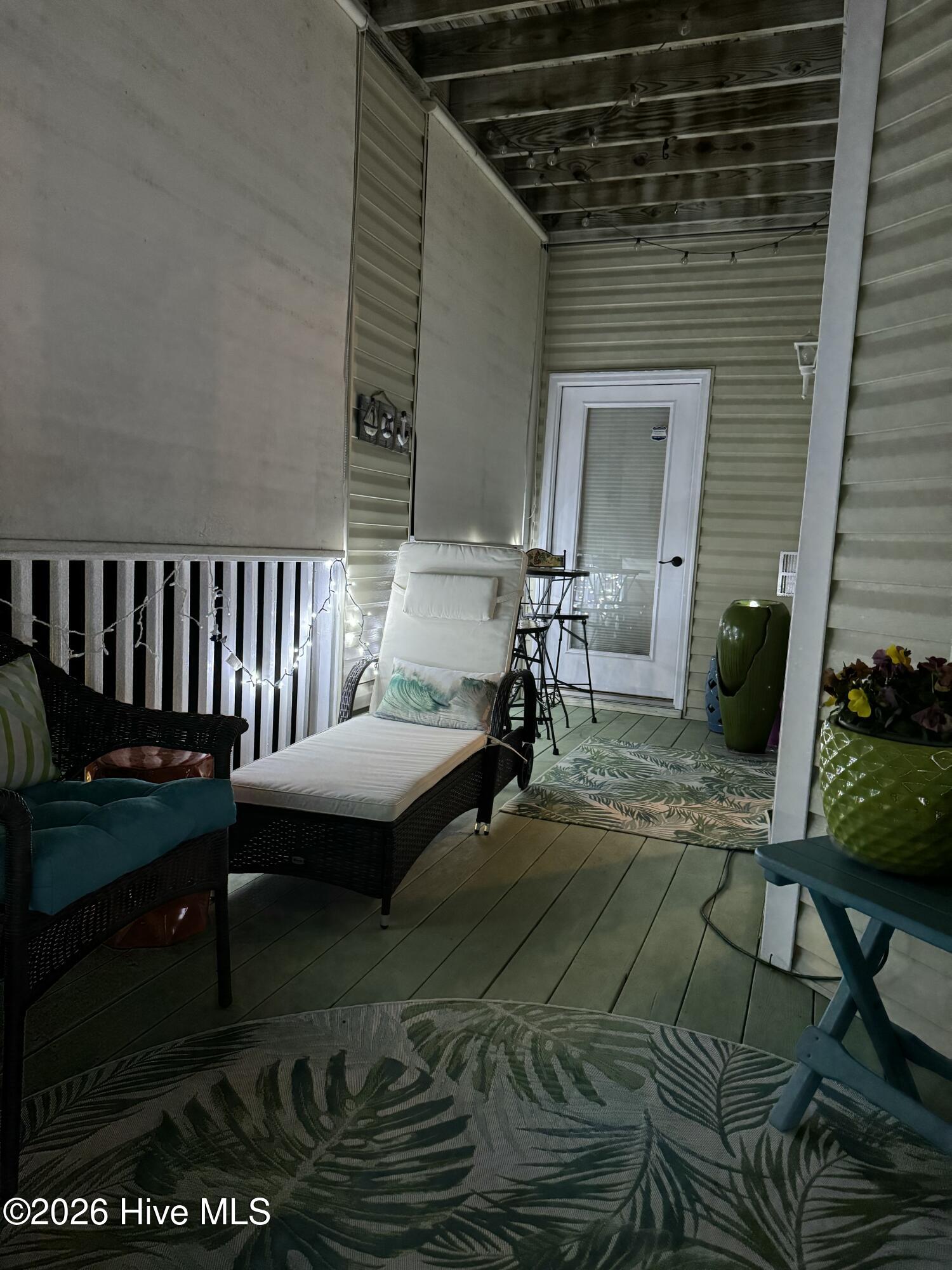 100557540 | Photo 44