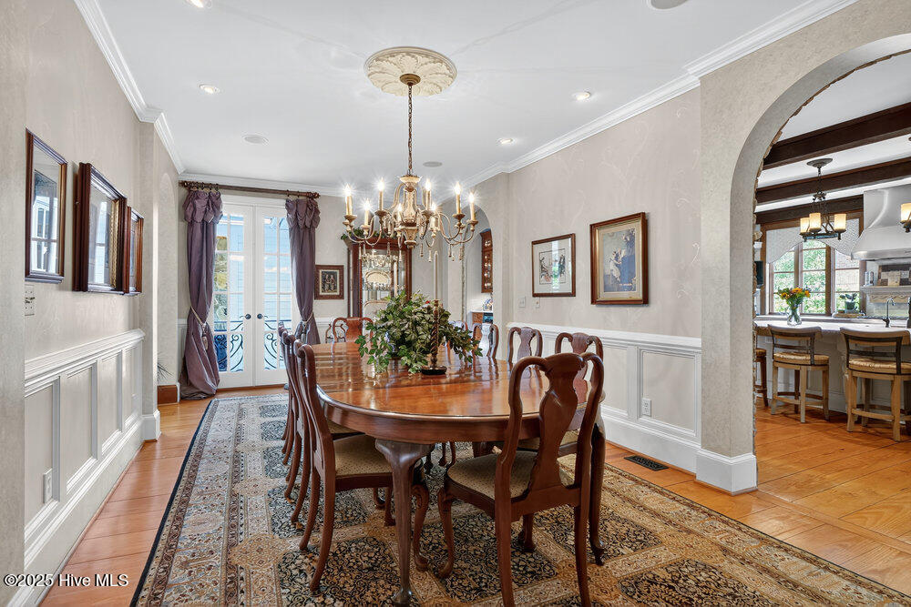 100560338 | Photo 44