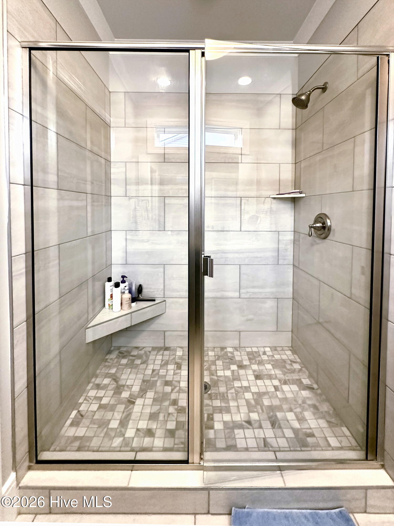 100548790 | Photo 29