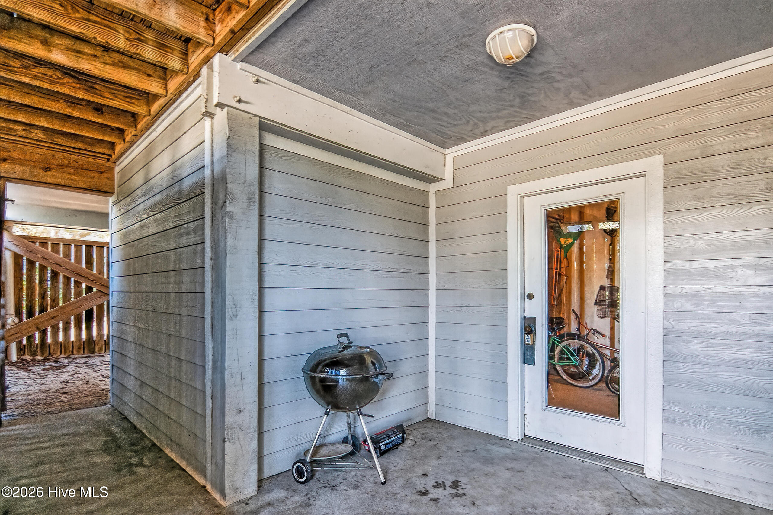 100565213 | Photo 57