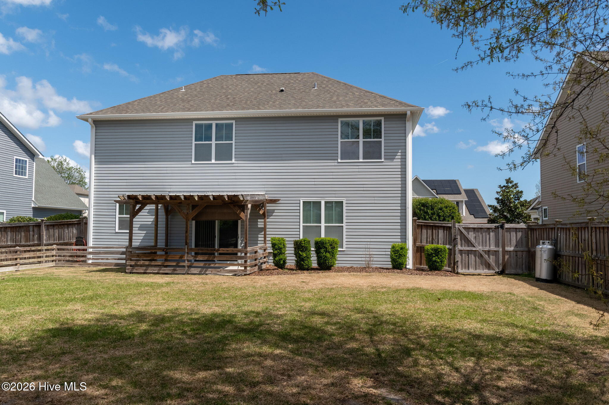 100565105 | Photo 36