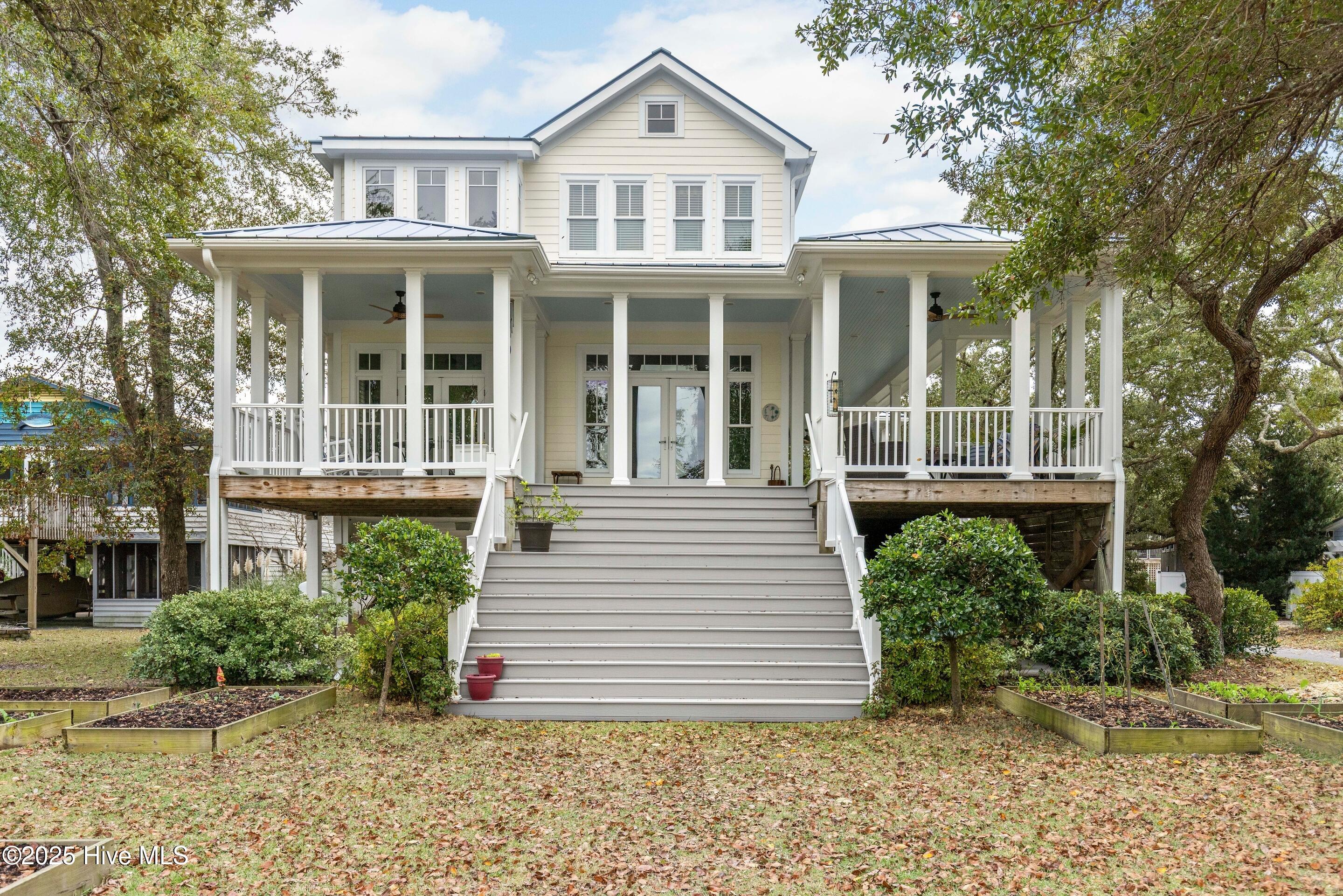 100544140 | Photo 94