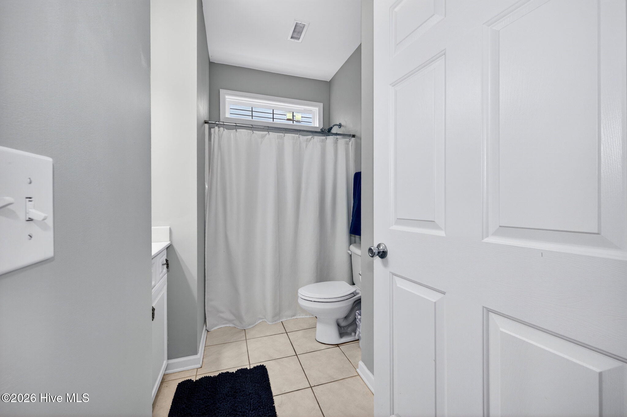 100570606 | Photo 16