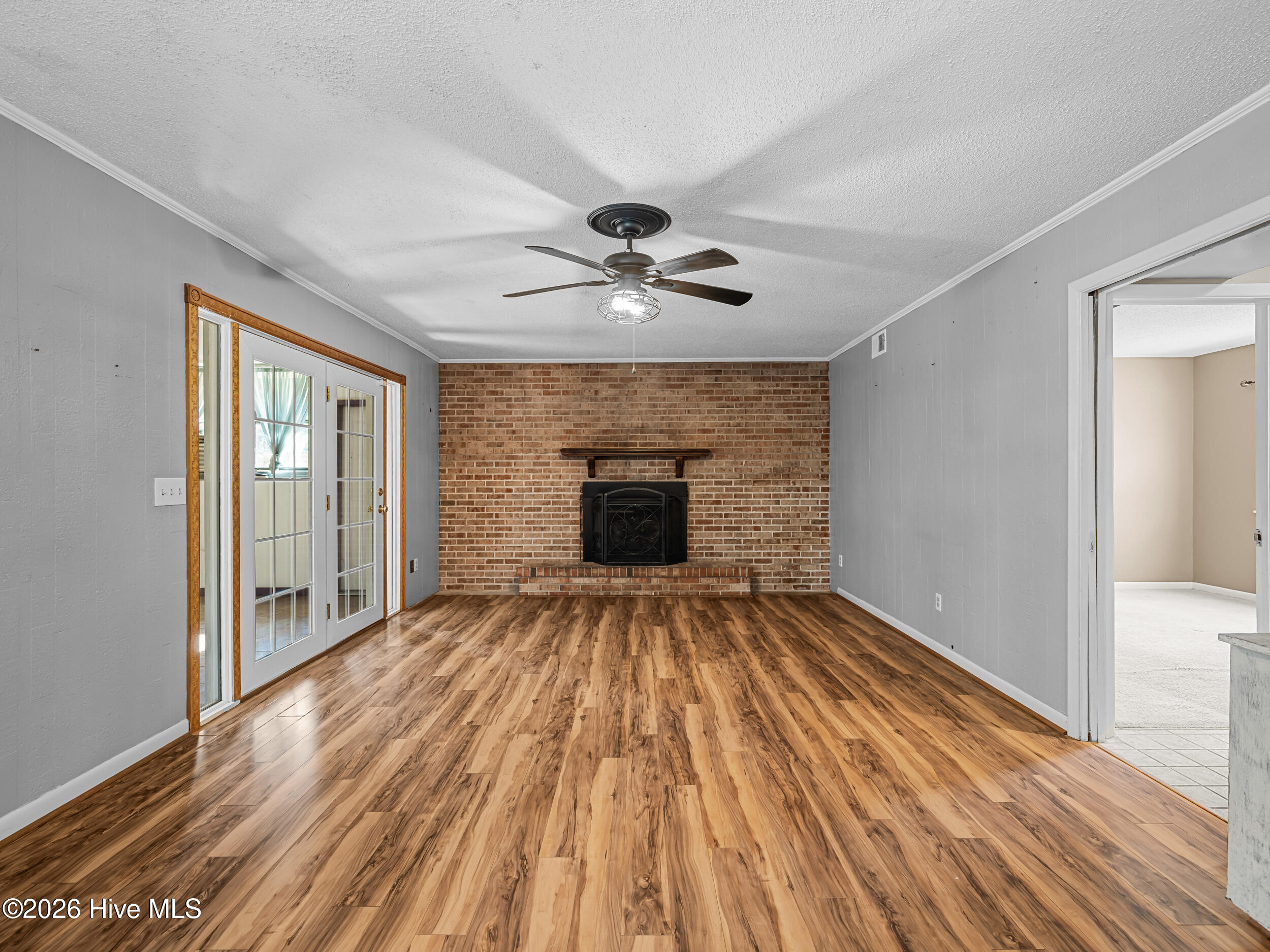 100561743 | Photo 19