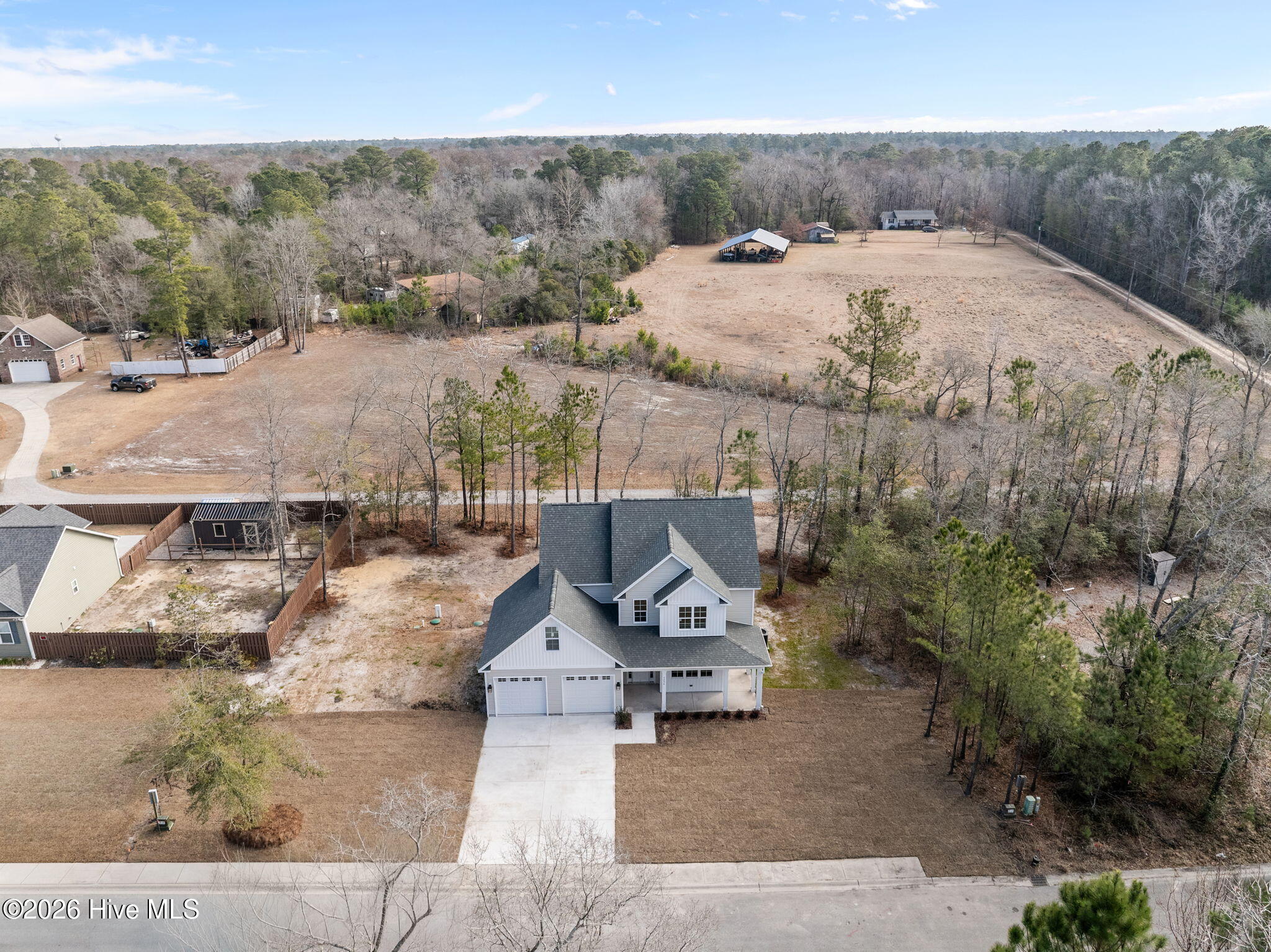 100551885 | Photo 35