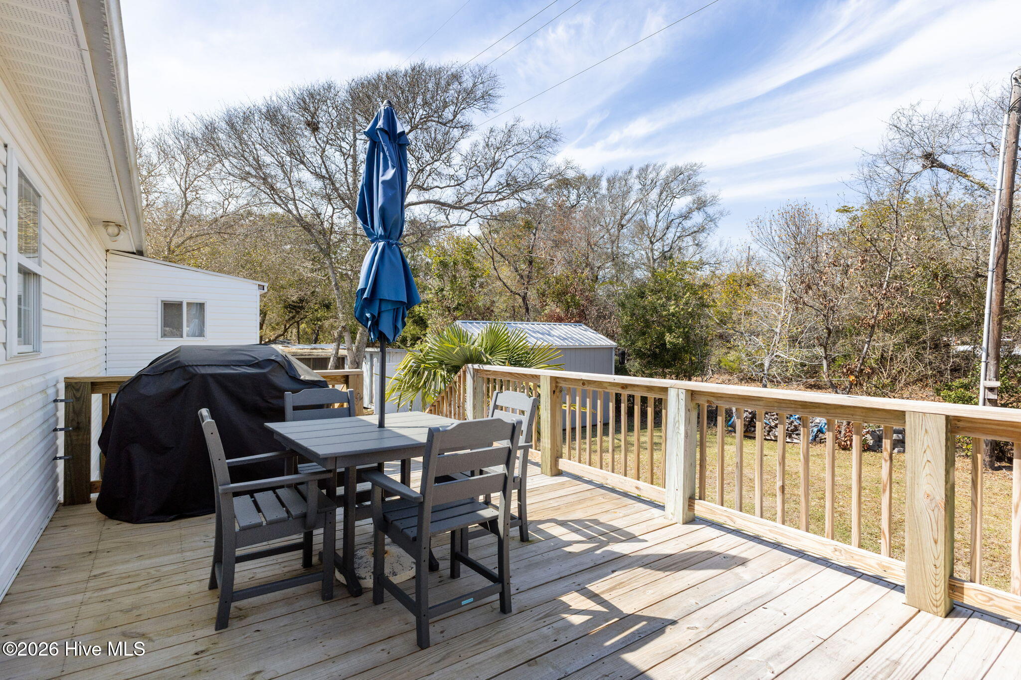 100560705 | Photo 19