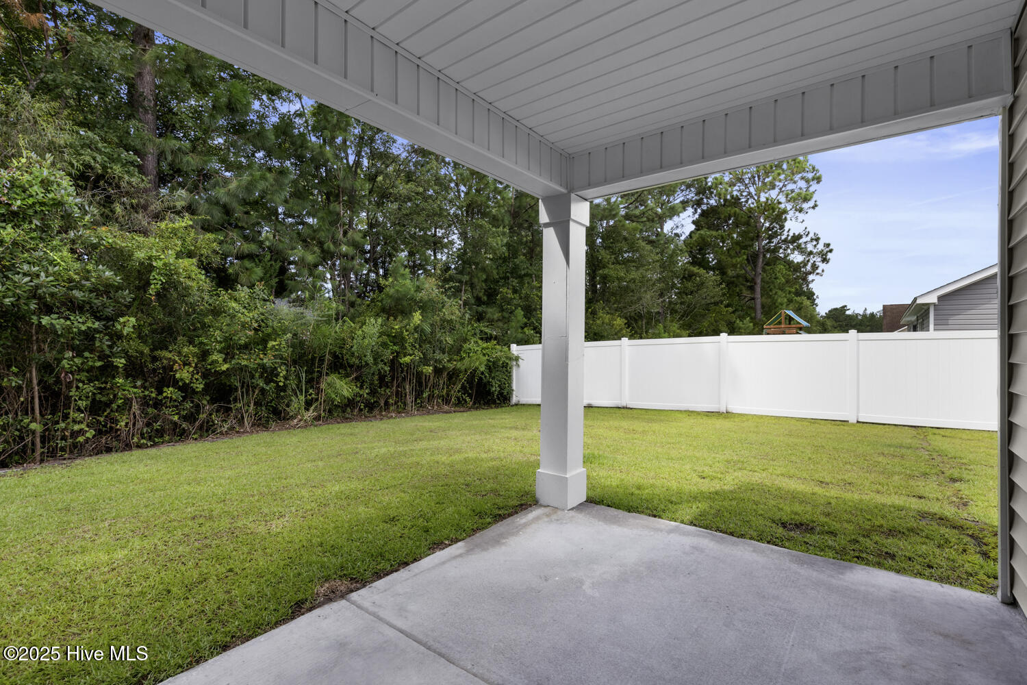 100527652 | Photo 25