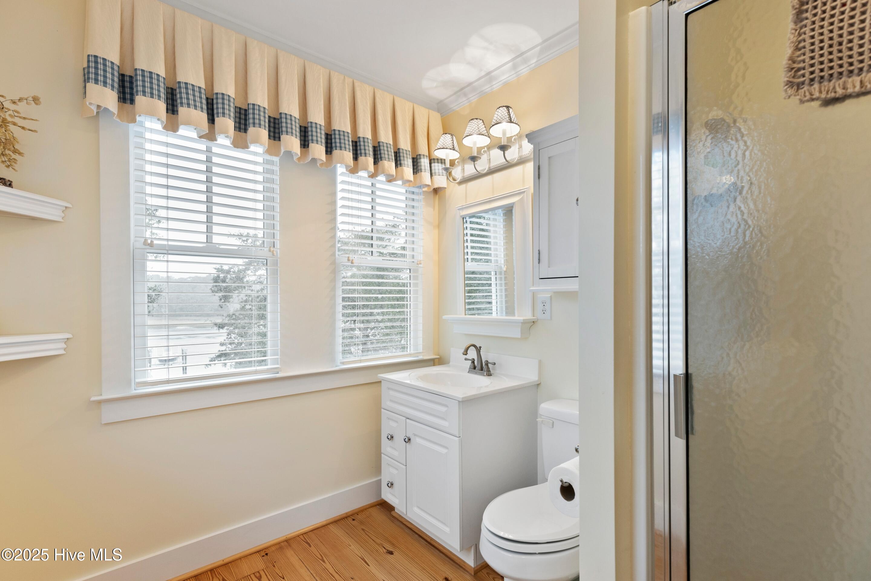 100544140 | Photo 58