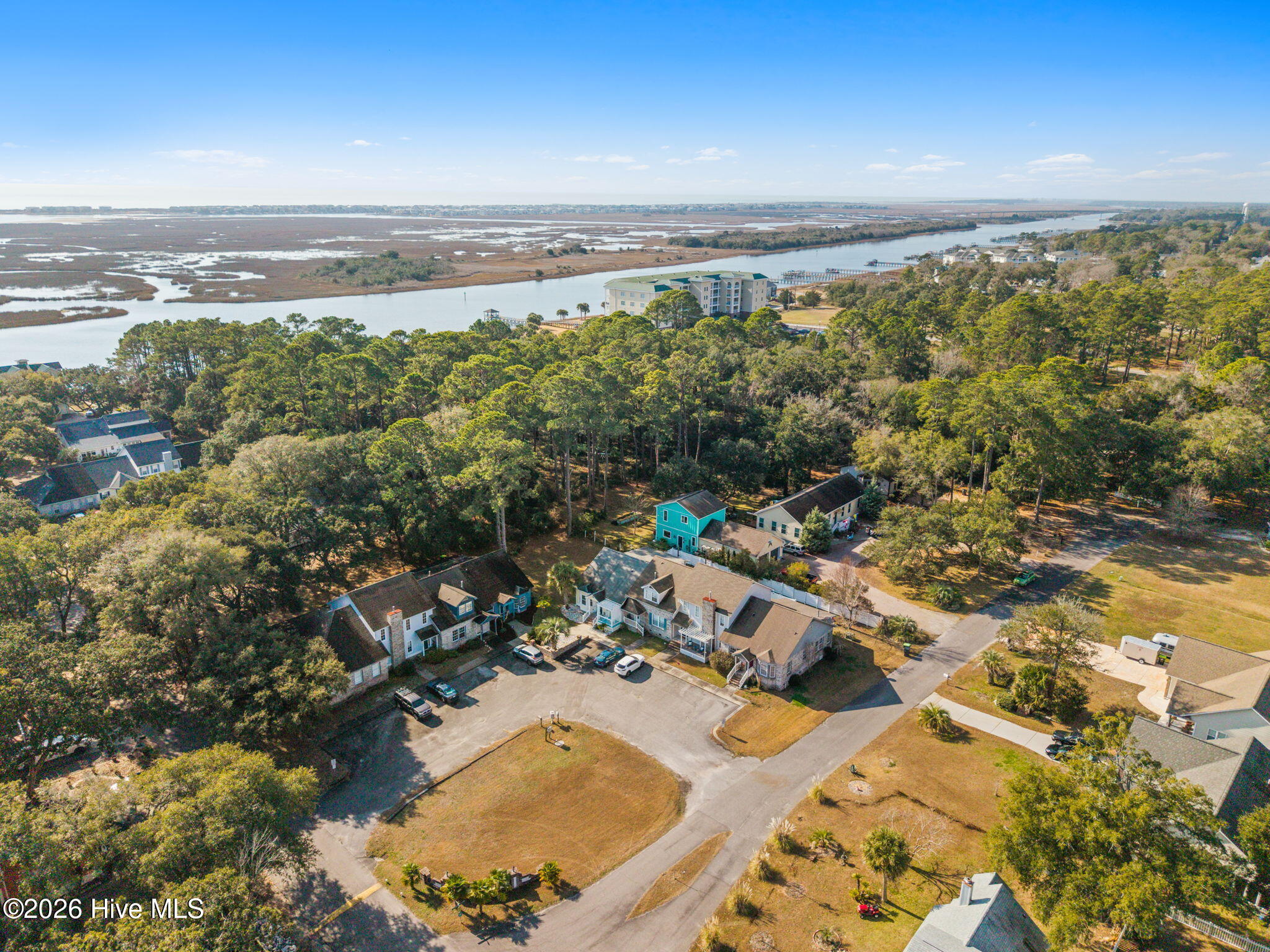 100548707 | Photo 54