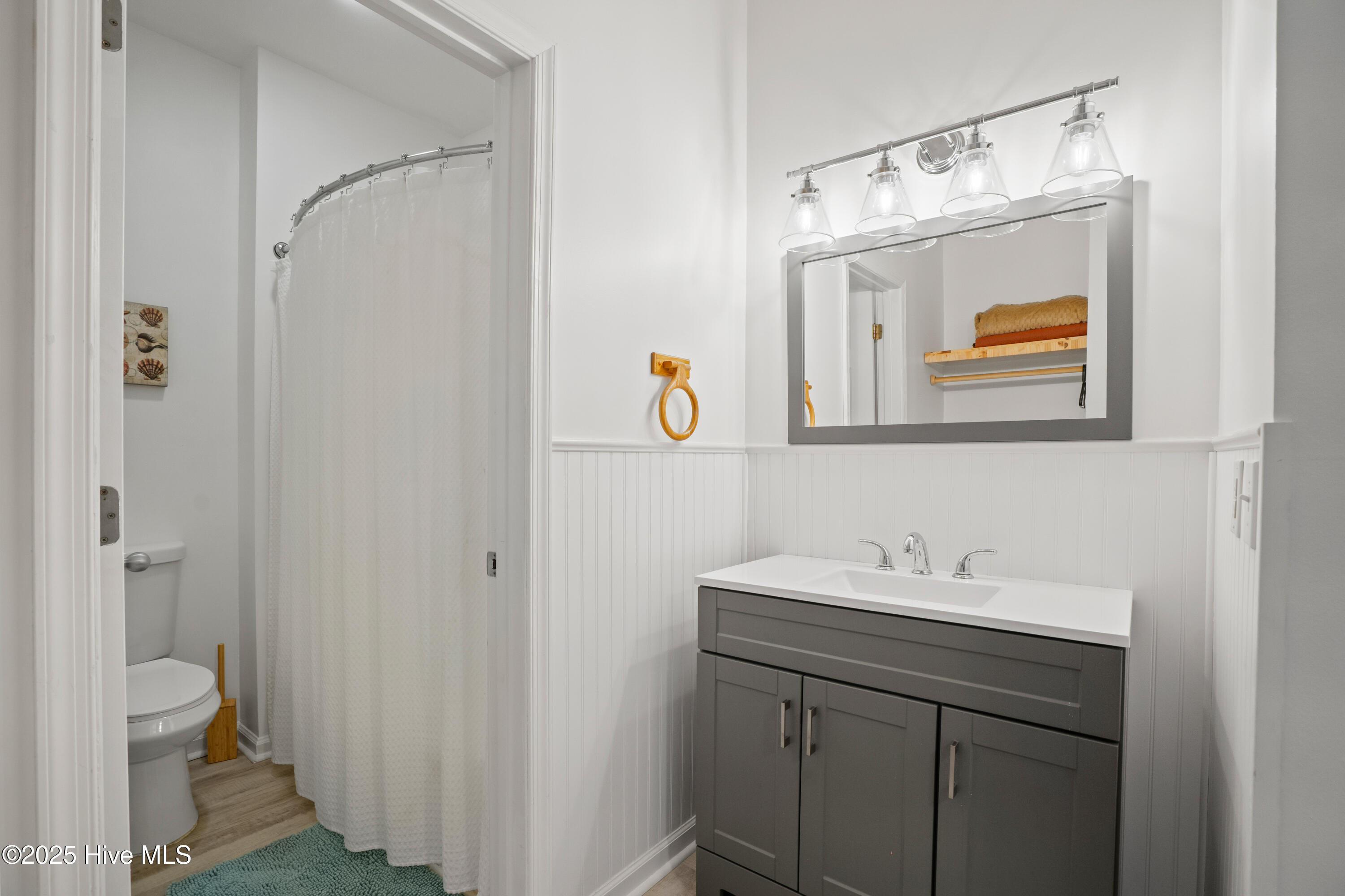 100533725 | Photo 38