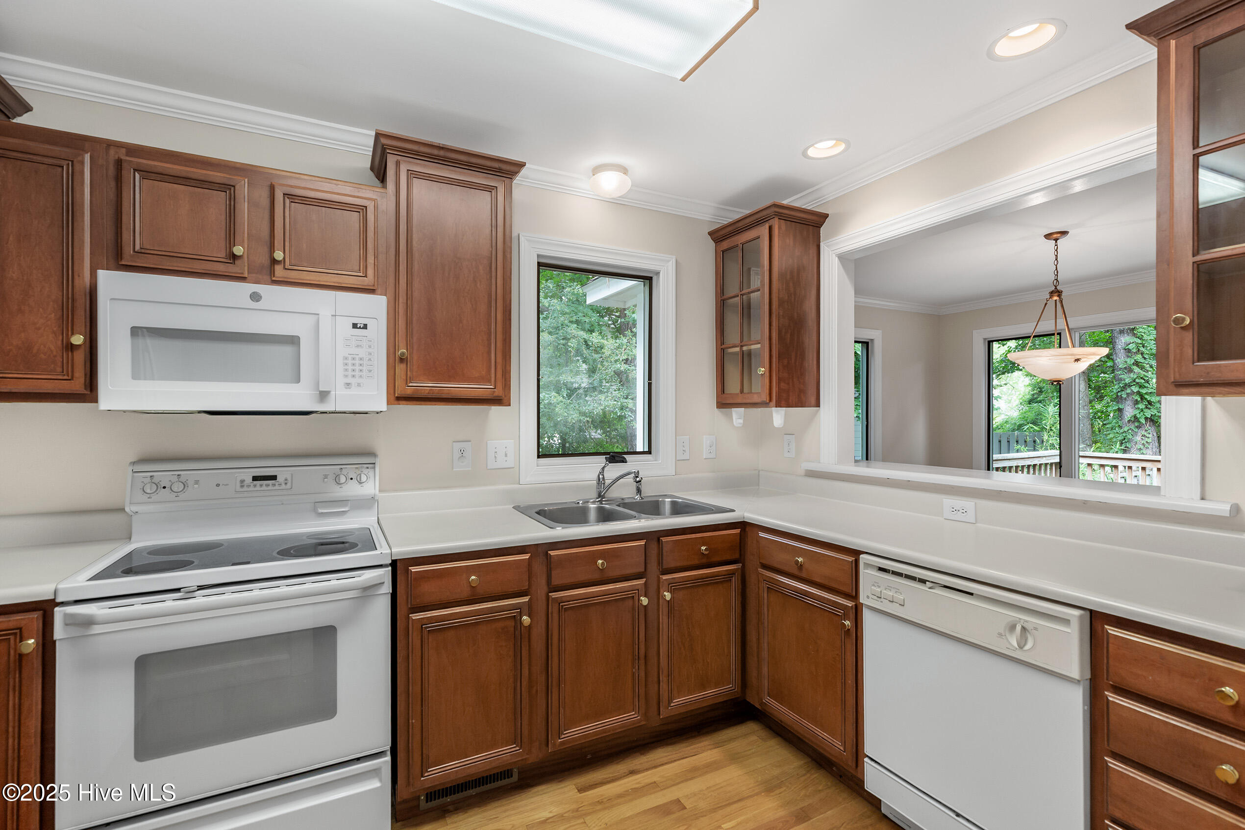 Appleton3805-4kitShaneL33A3303-CR2